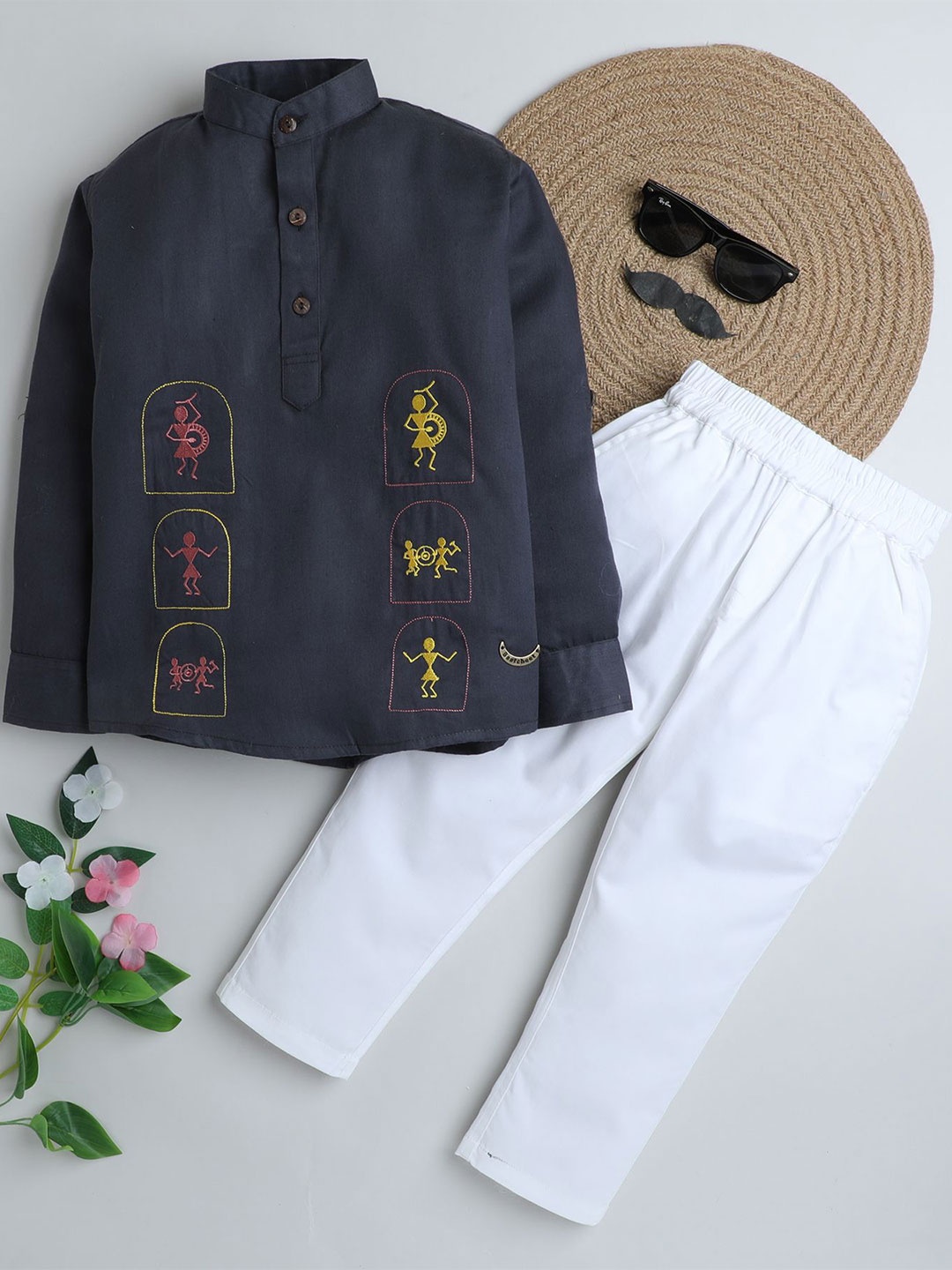 

BAATCHEET Boys Embroidered Cotton Kurta with Trousers, Grey