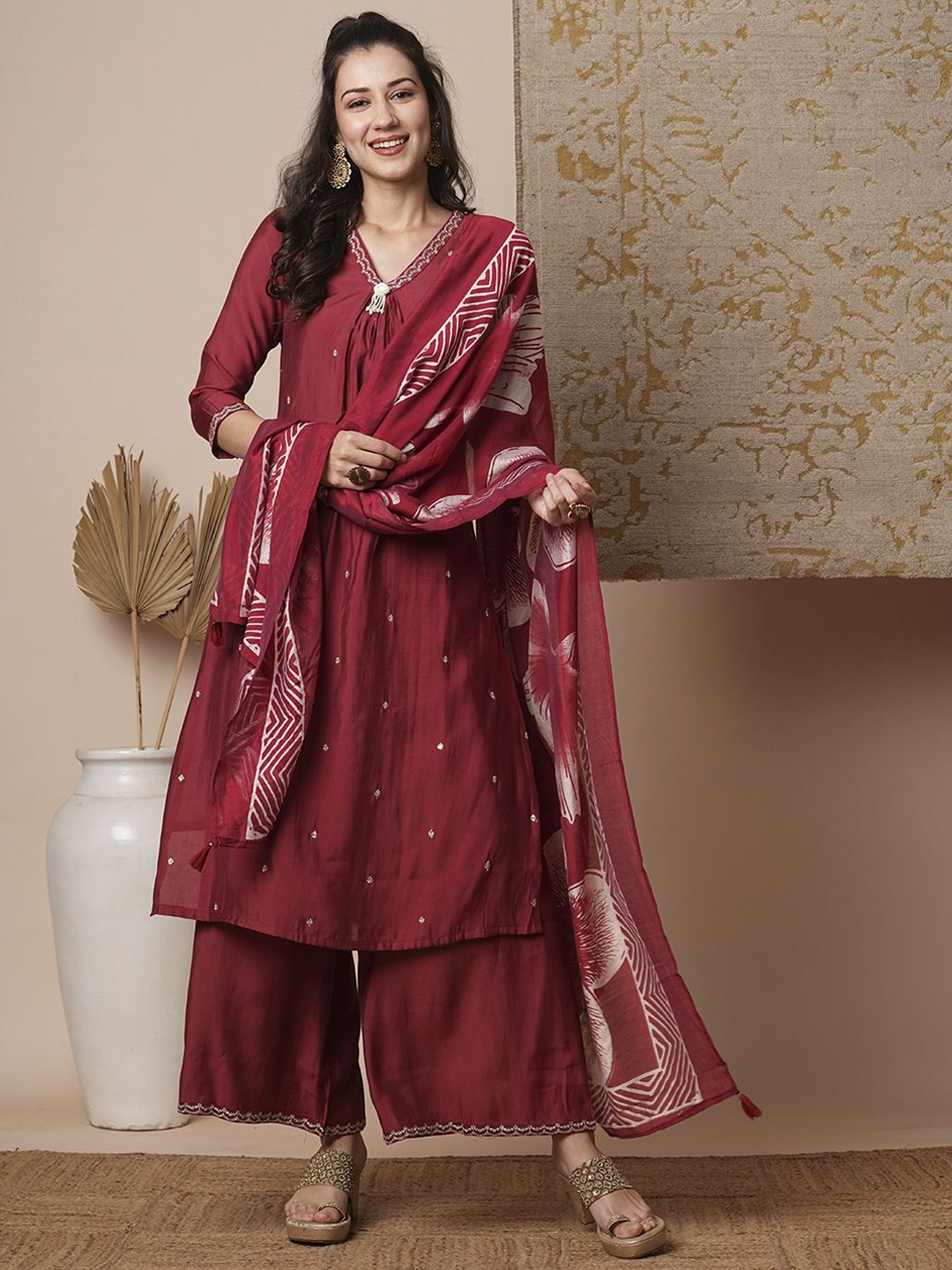 

FASHOR Floral Embroidered Sequinned Straight Kurta With Palazzo & Dupatta, Maroon