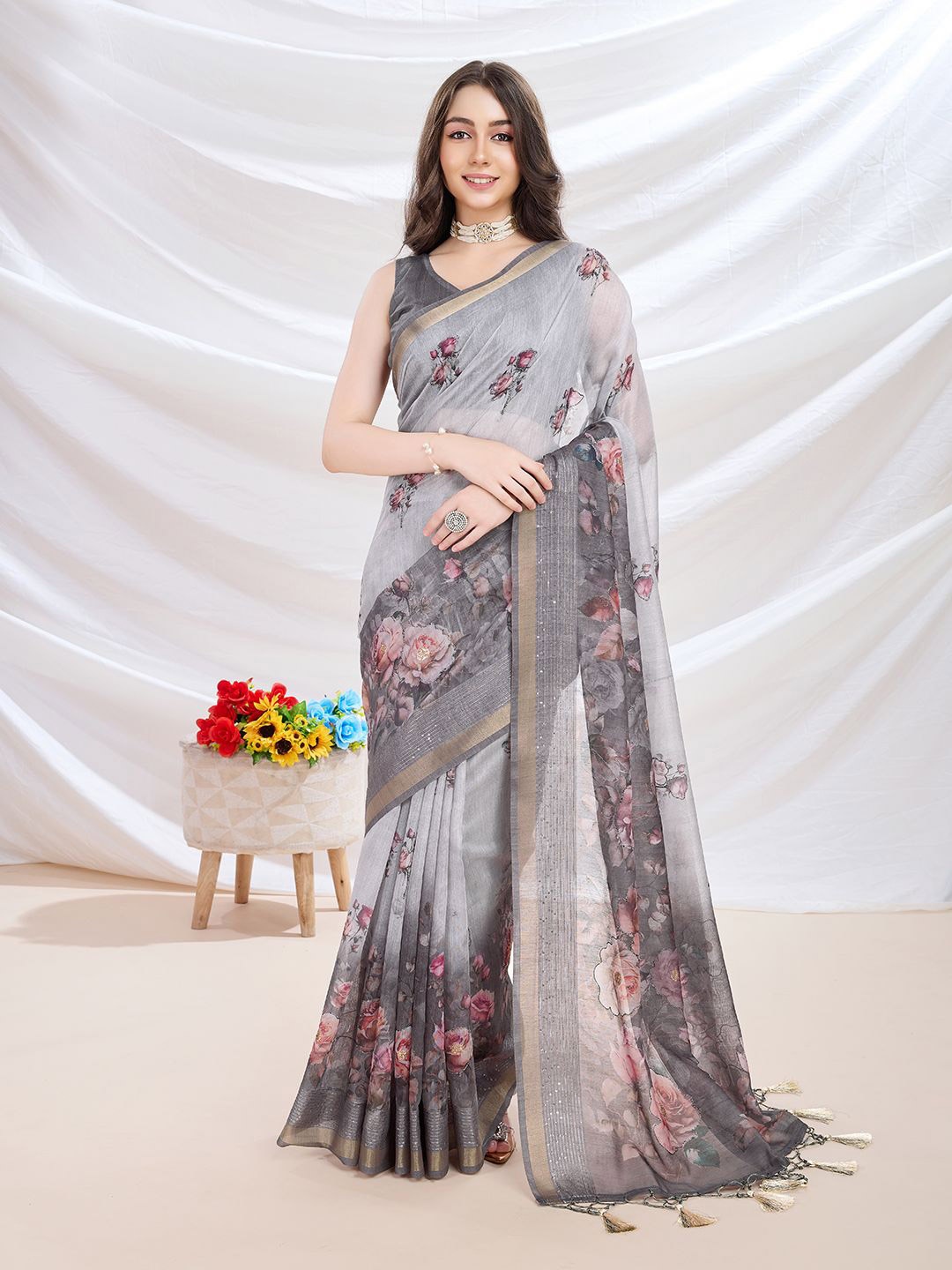 

Mitera Floral Zari Saree With Blouse Piece, Grey
