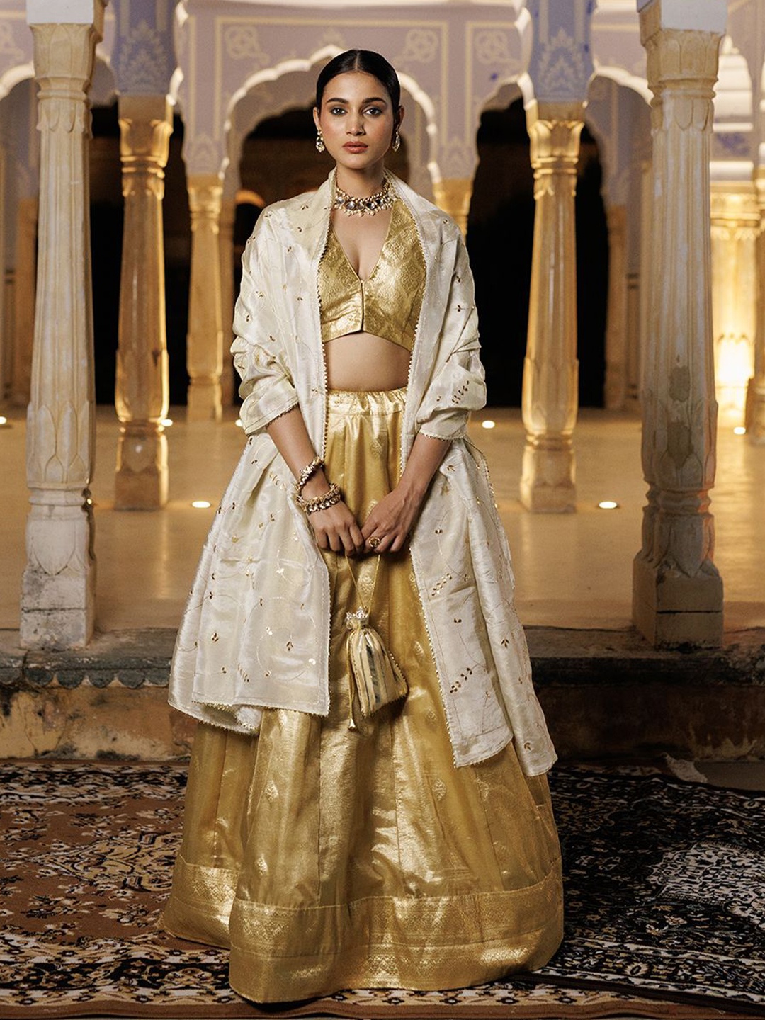 

Geroo Luxe Ready to Wear Lehenga & Unstitched Blouse With Dupatta, Gold
