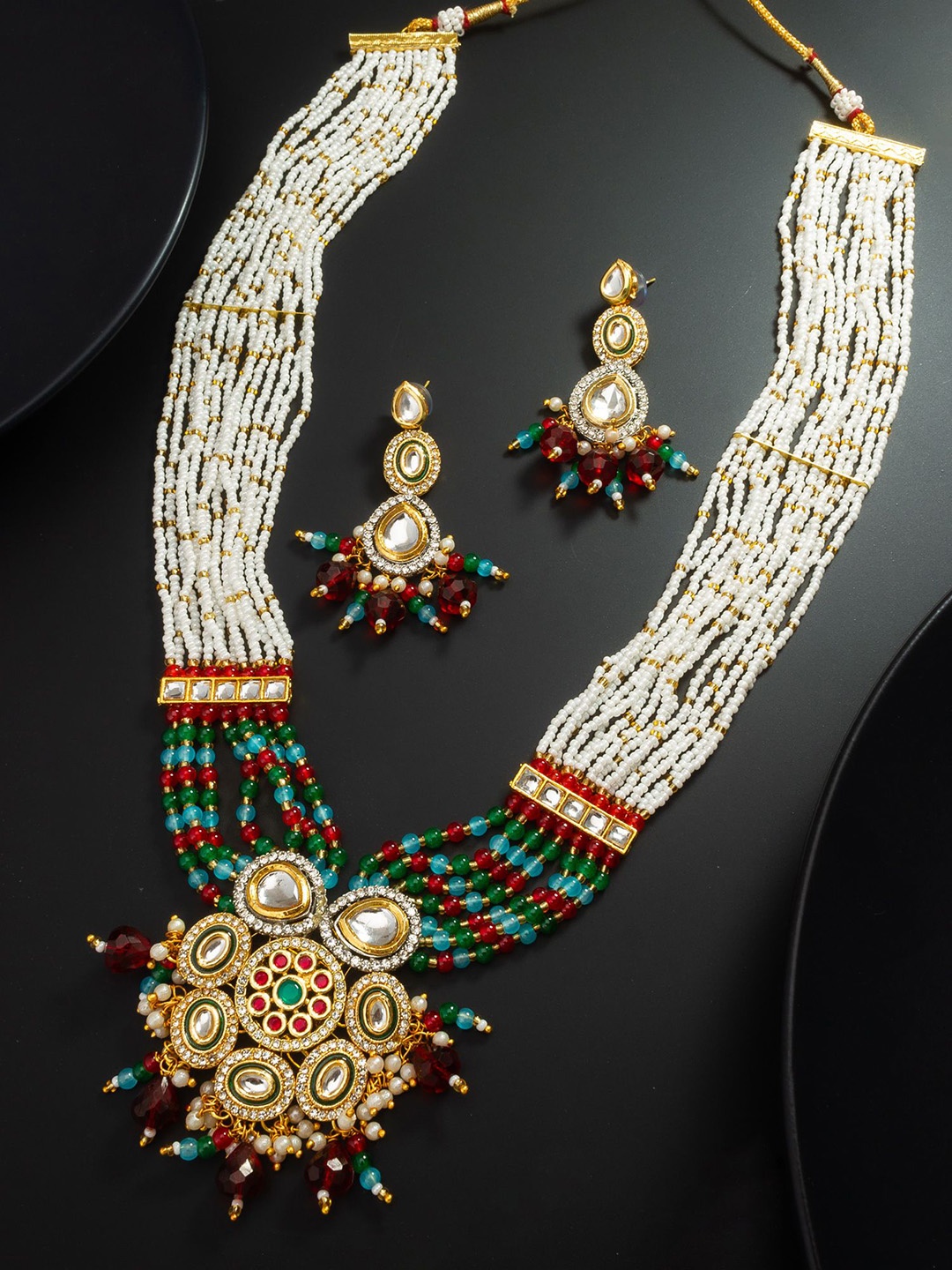 

aadita Kundan Stone Studded & Beaded Jewellery Set, Gold