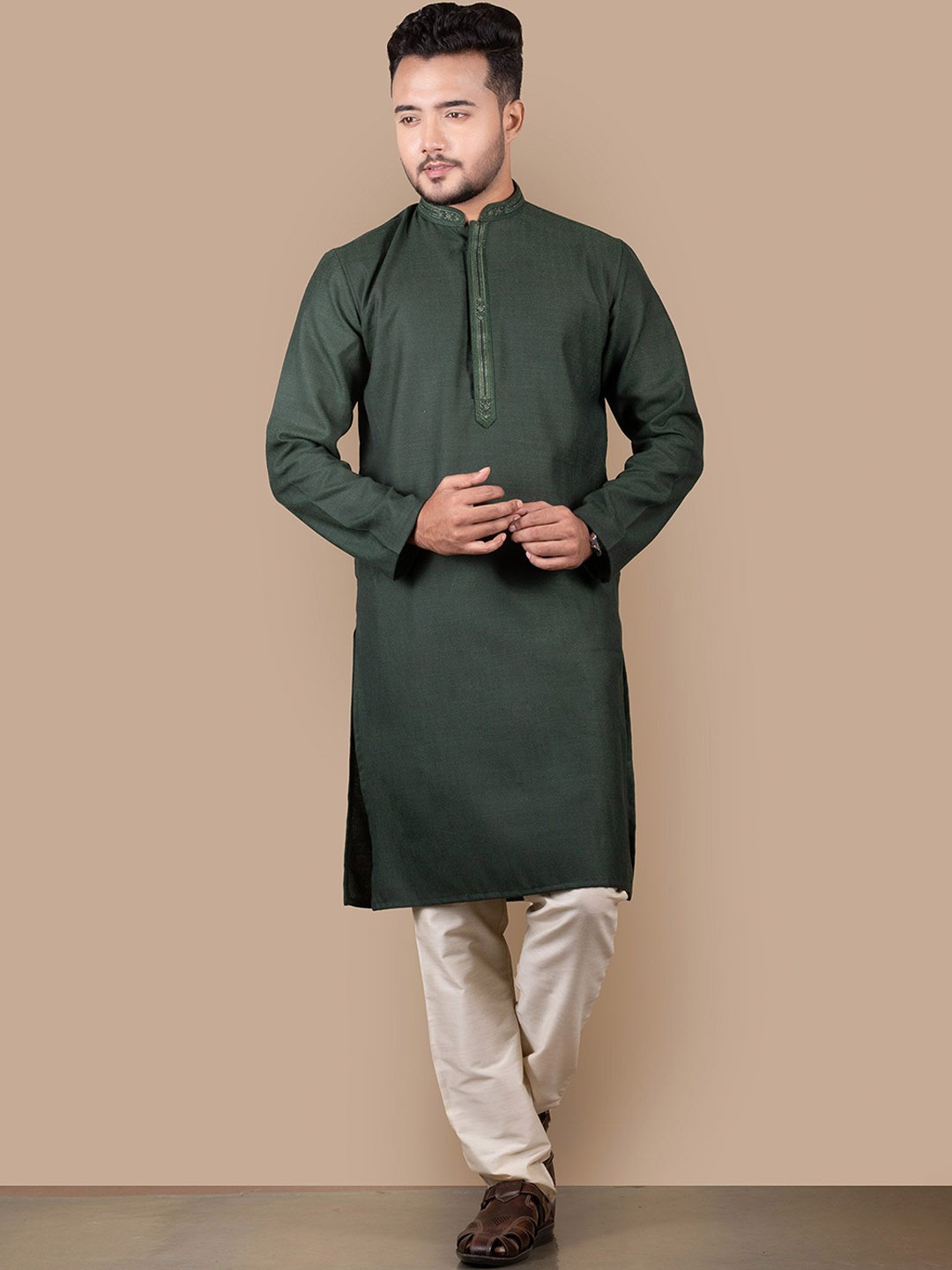 

HERE&NOW Green Mandarin Collar Geometric Woven Design Thread Work Straight Kurta