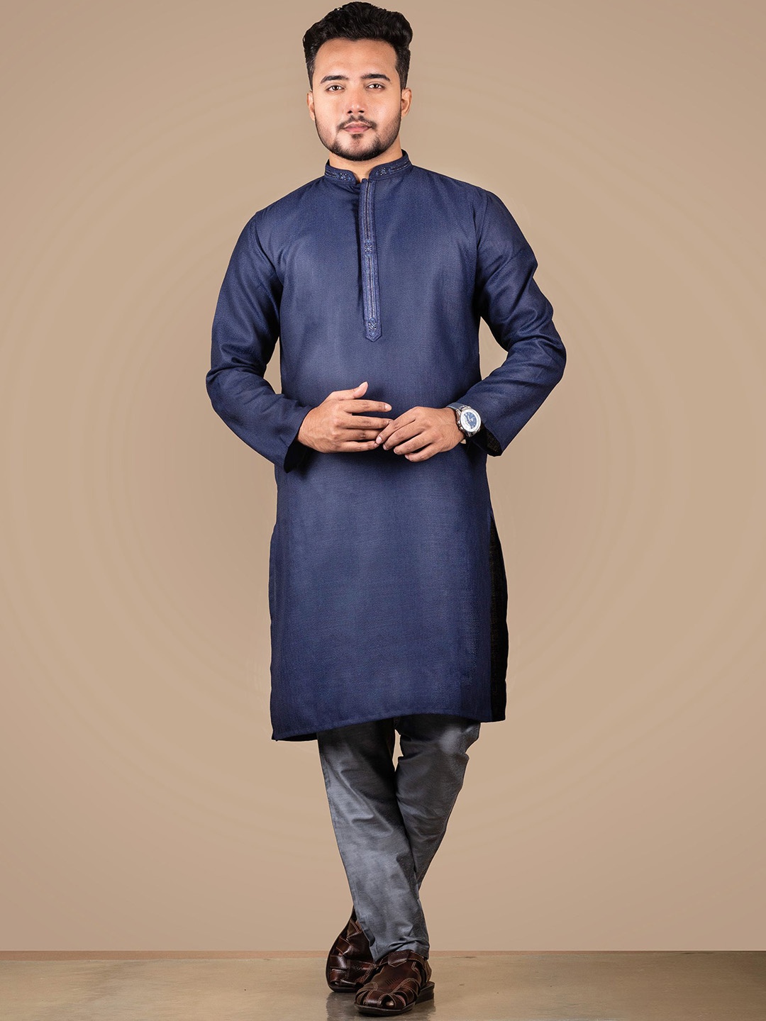 

HERE&NOW Navy Blue Mandarin Collar Geometric Woven Design Thread Work Straight Kurta