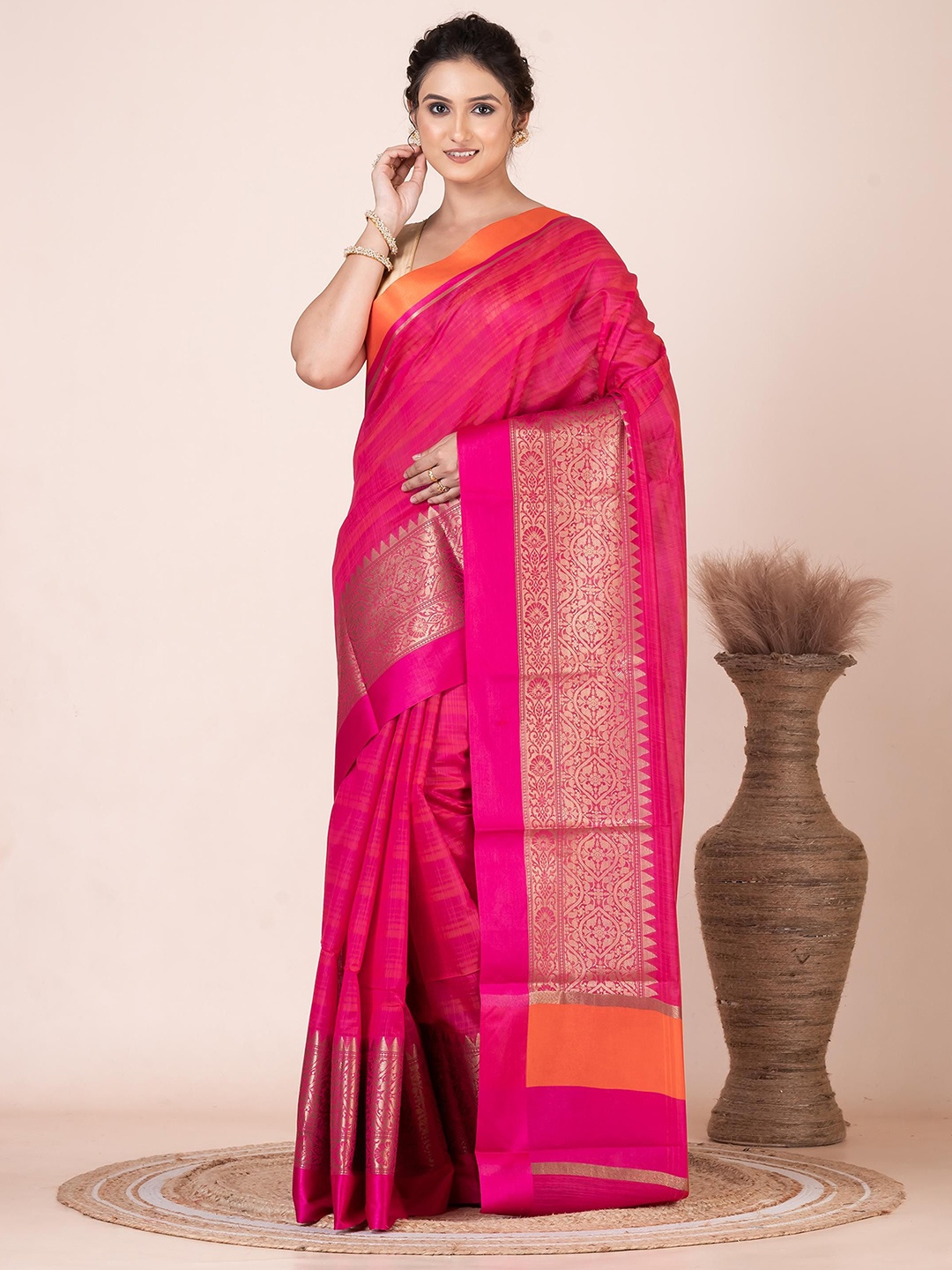 

VIBHAVARI Ethnic Motifs Woven Design Zari Saree, Pink