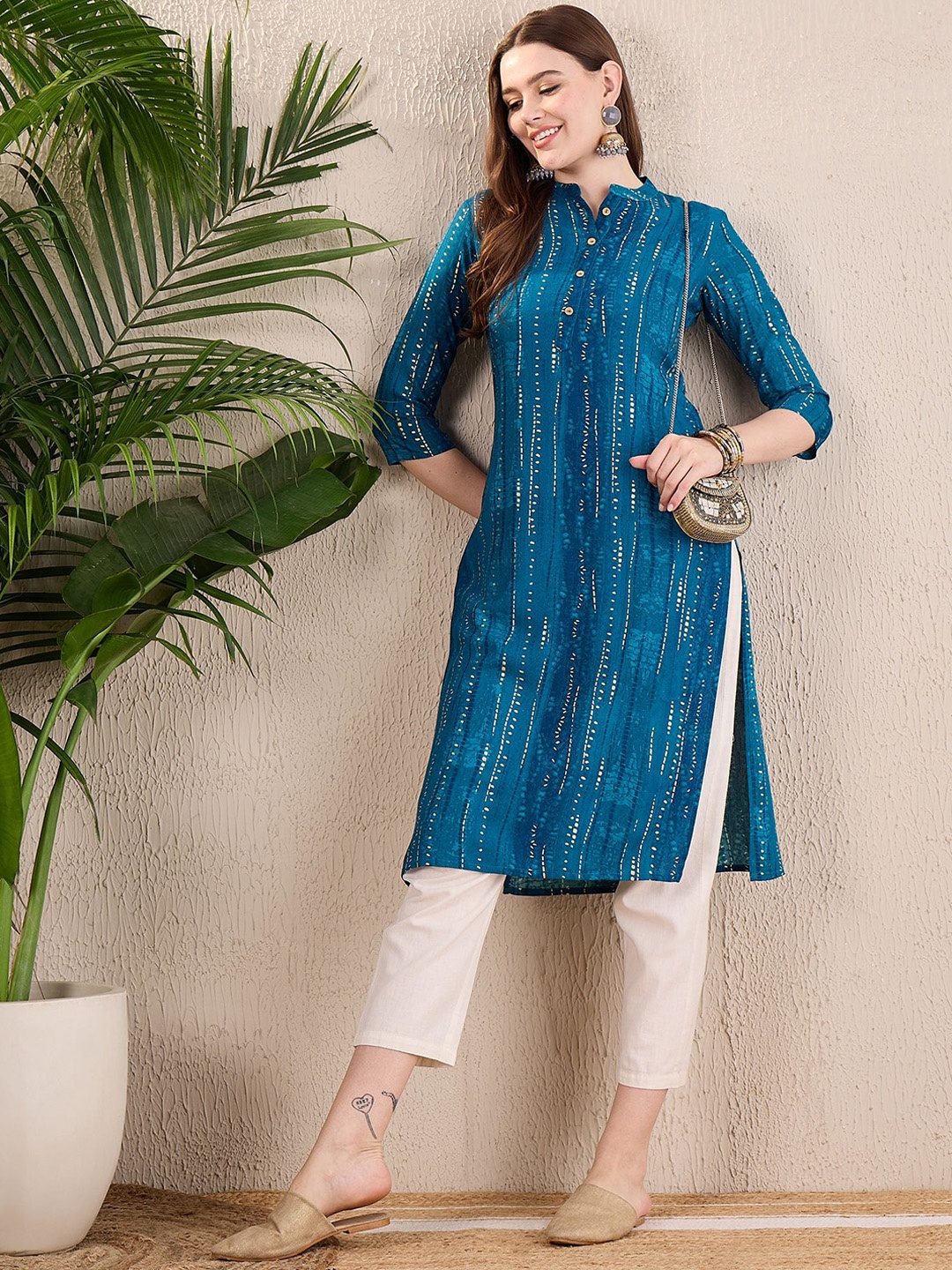 

Anouk Women Geometric Printed Mandarin Collar Straight Kurta, Blue