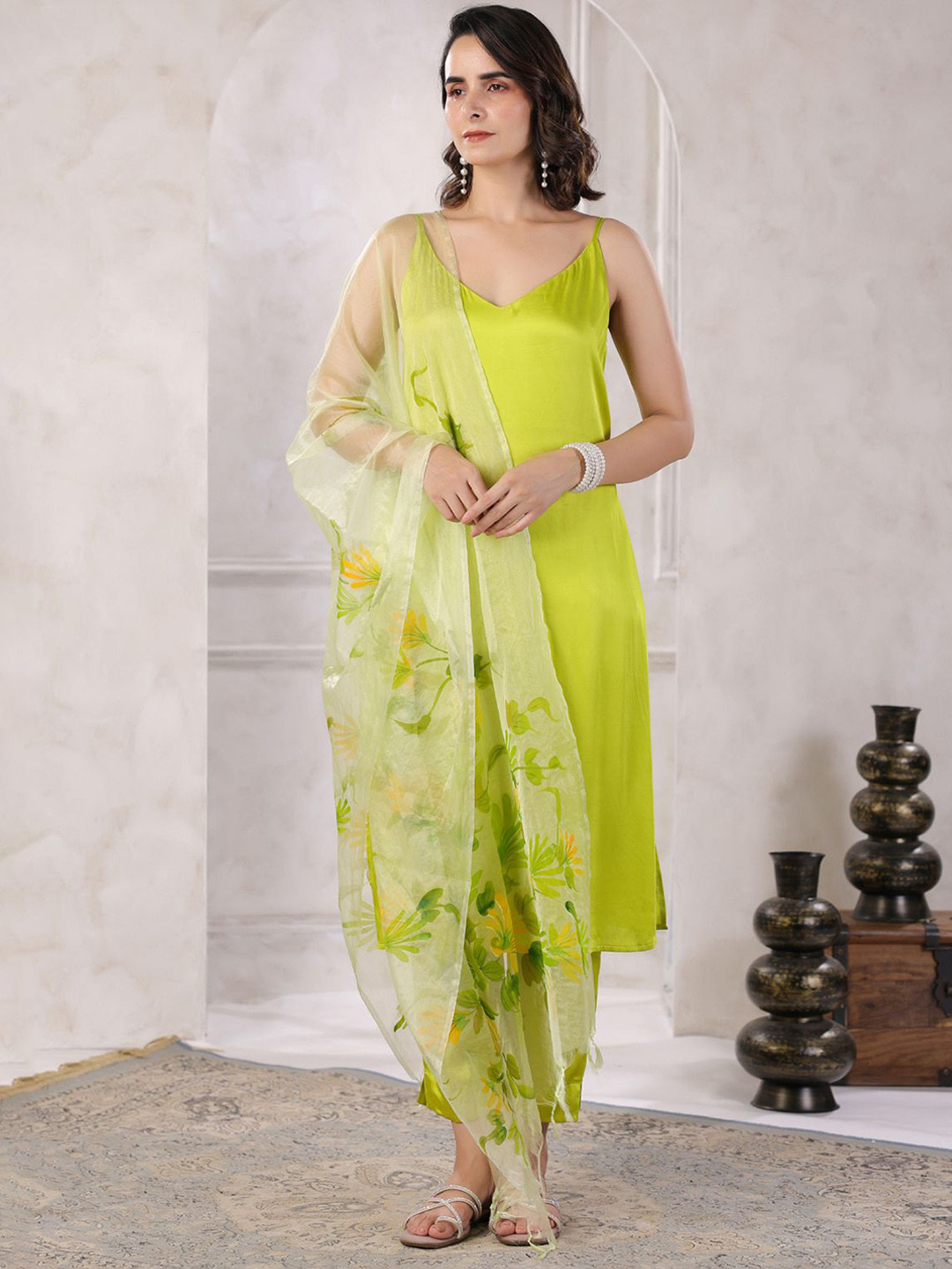 

Geroo Luxe V-Neck Floral Printed Straight Satin Kurta with Trousers, Green