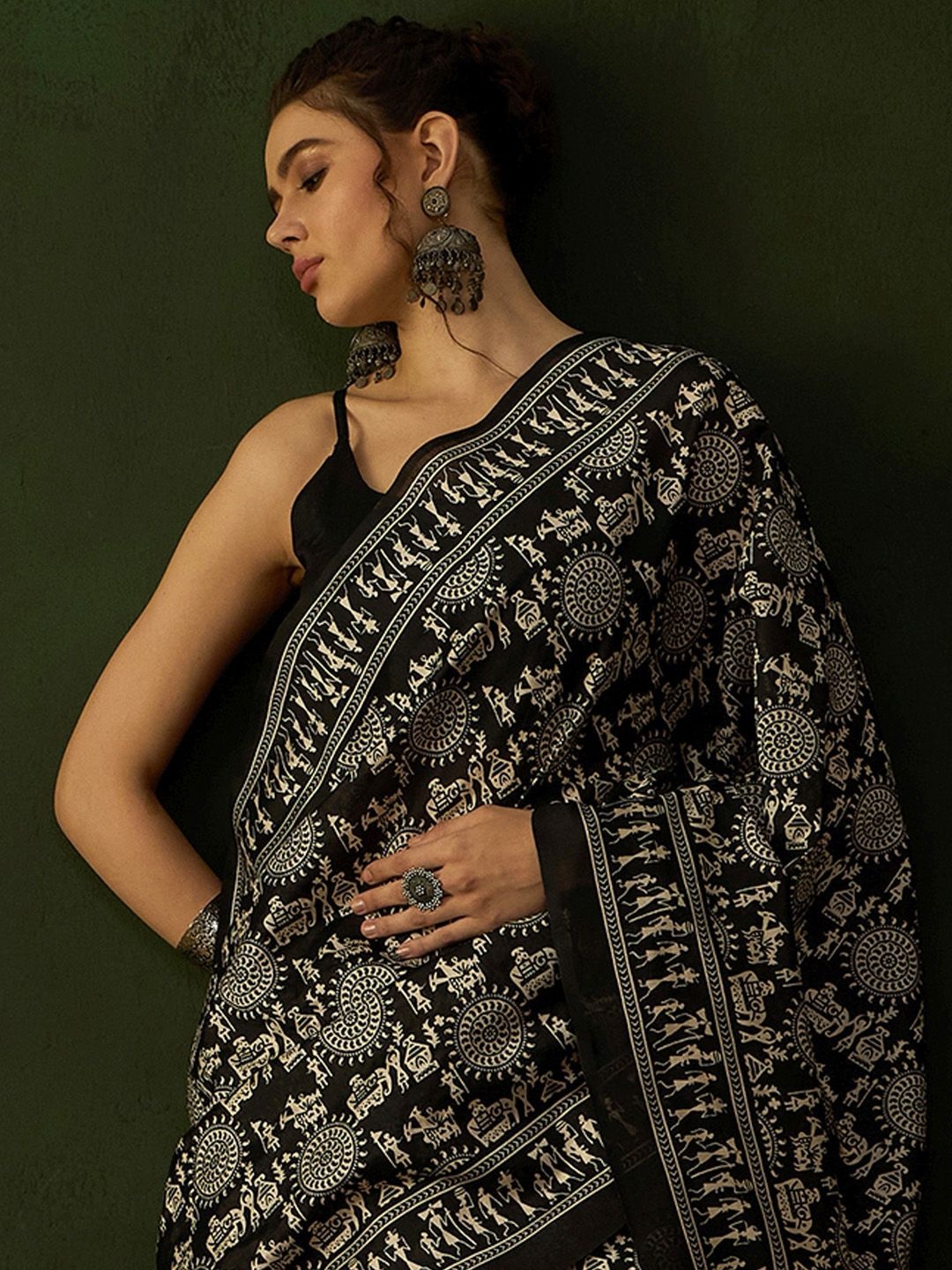 

Sangria Warli Printed Dabu Saree With Blouse Piece, Black