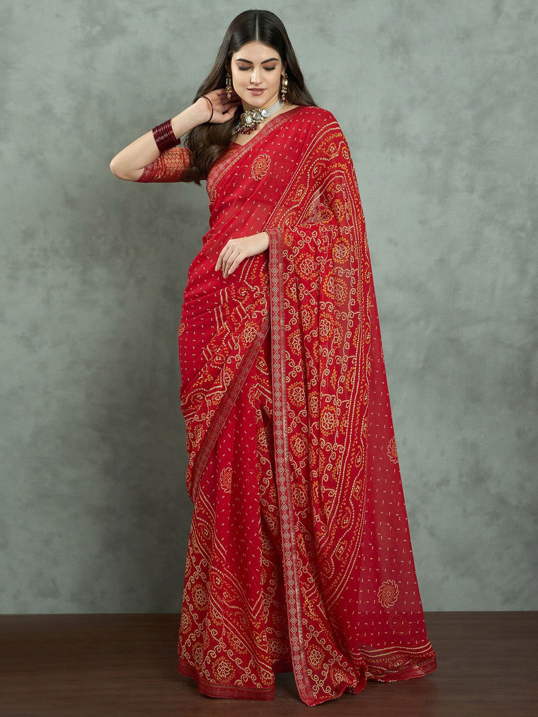 

Mitera Bandhani Printed Saree, Red