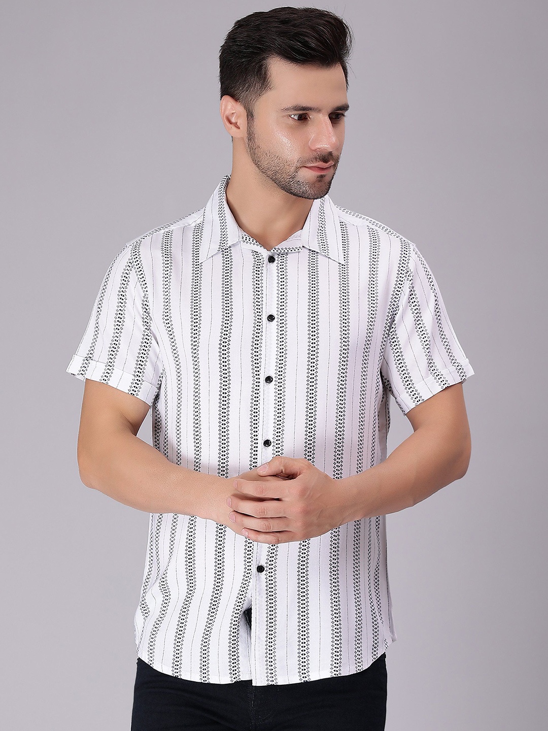 

HERE&NOW Men Comfort Spread Collar Vertical Striped Cotton Casual Shirt, White