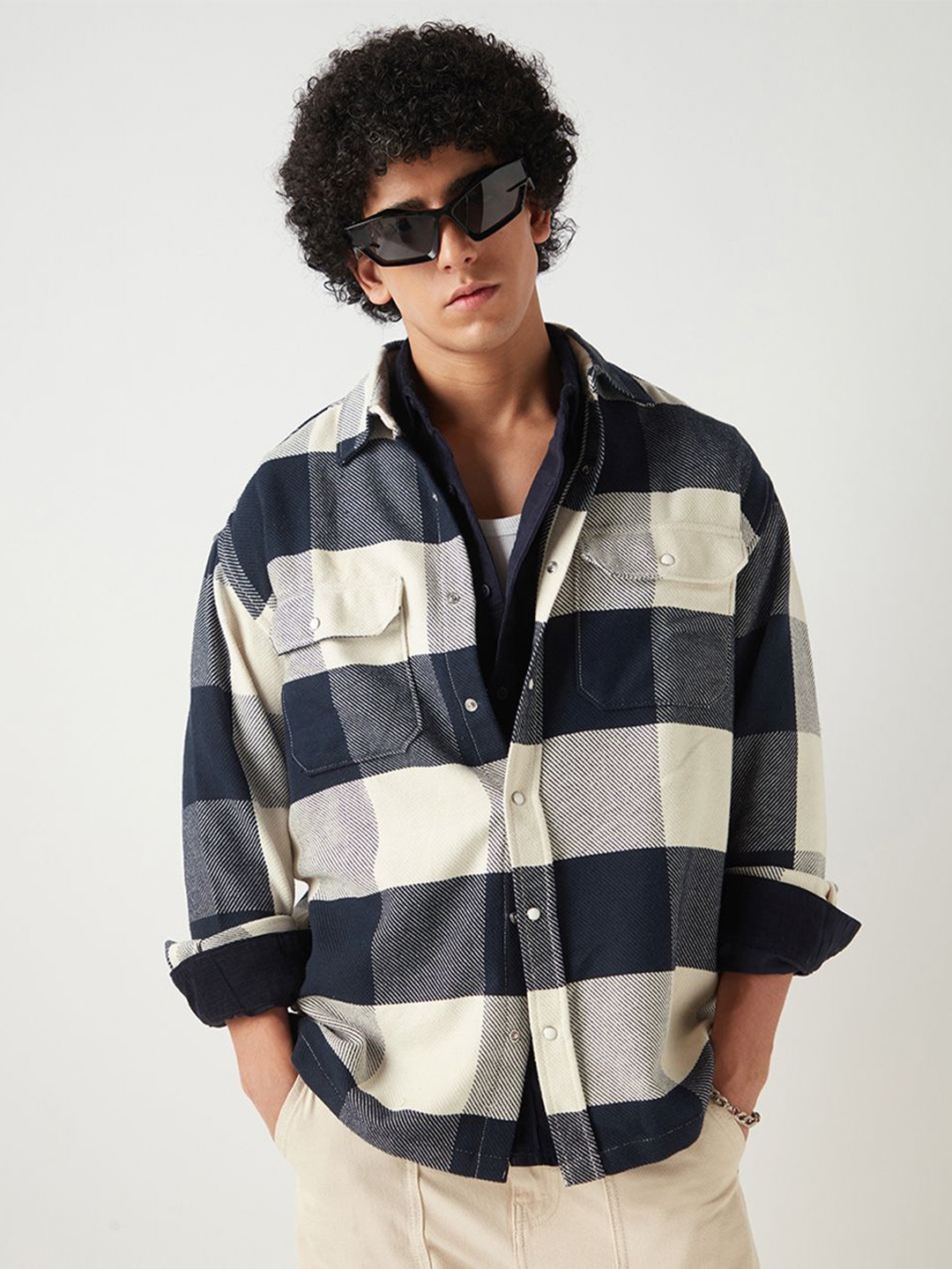 

Bewakoof Men Standard Oversized Fit Checked Cotton Casual Shirt, Navy blue
