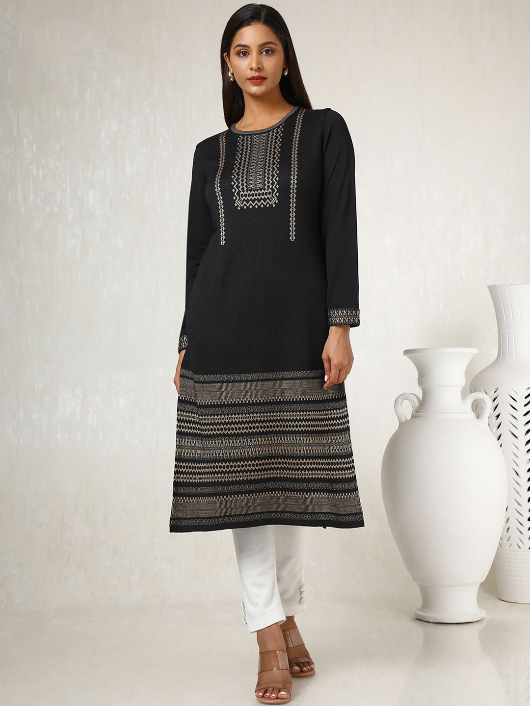 

Soch Women Thread Work Kurta, Black