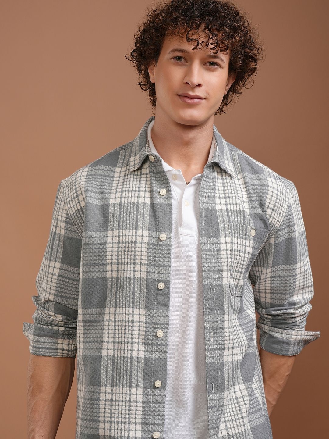 

HIGHLANDER Men Spread Collar Tartan Checked Cotton Relaxed Fit Casual Shirt, Grey