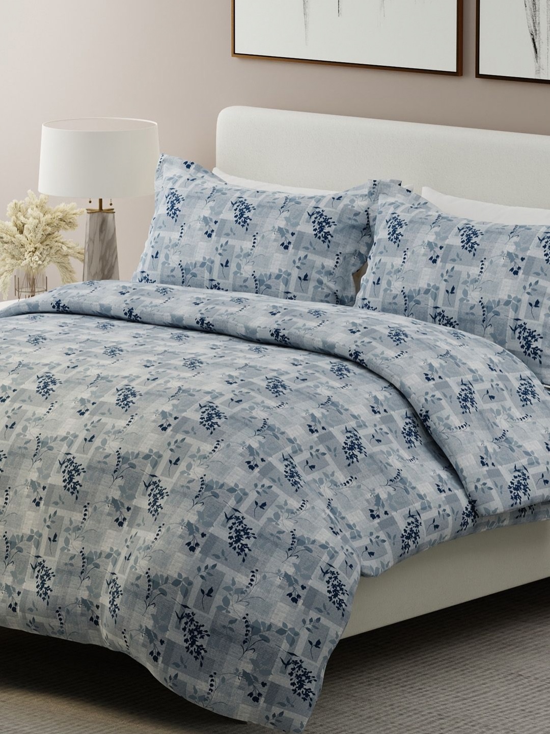 

Boutique Living India Blue & White Floral 200 TC Cotton King Bedsheet Set 2.74 m x 2.74 m