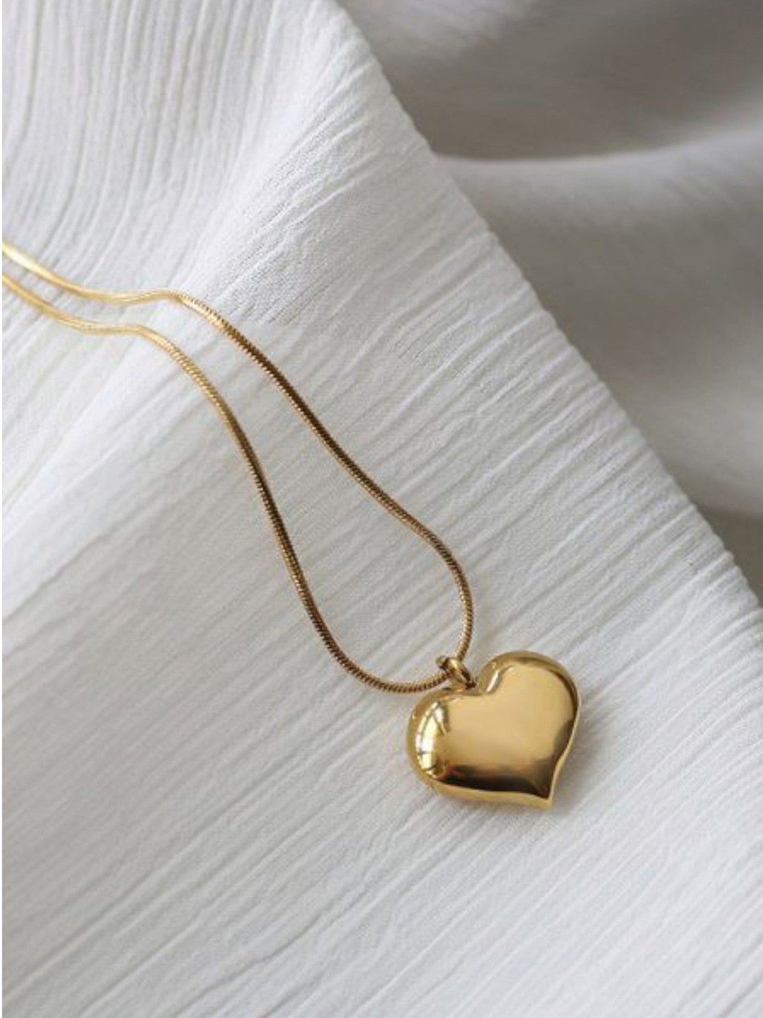 

JEWILLEY Gold Plated Heart Shaped Anti Tarnish Pendant With Chain