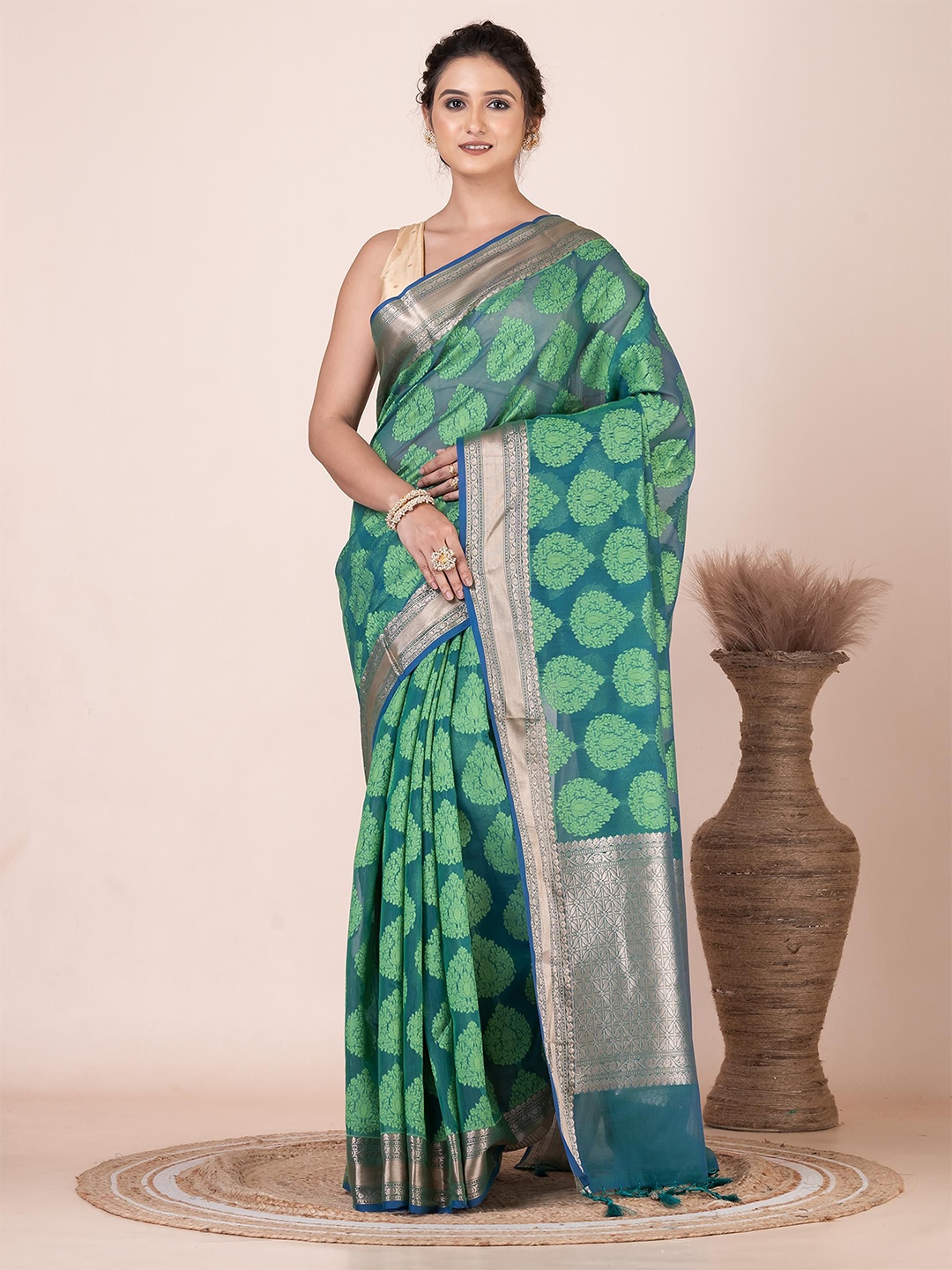 

VIBHAVARI Ethnic Motifs Printed Zari Saree, Blue