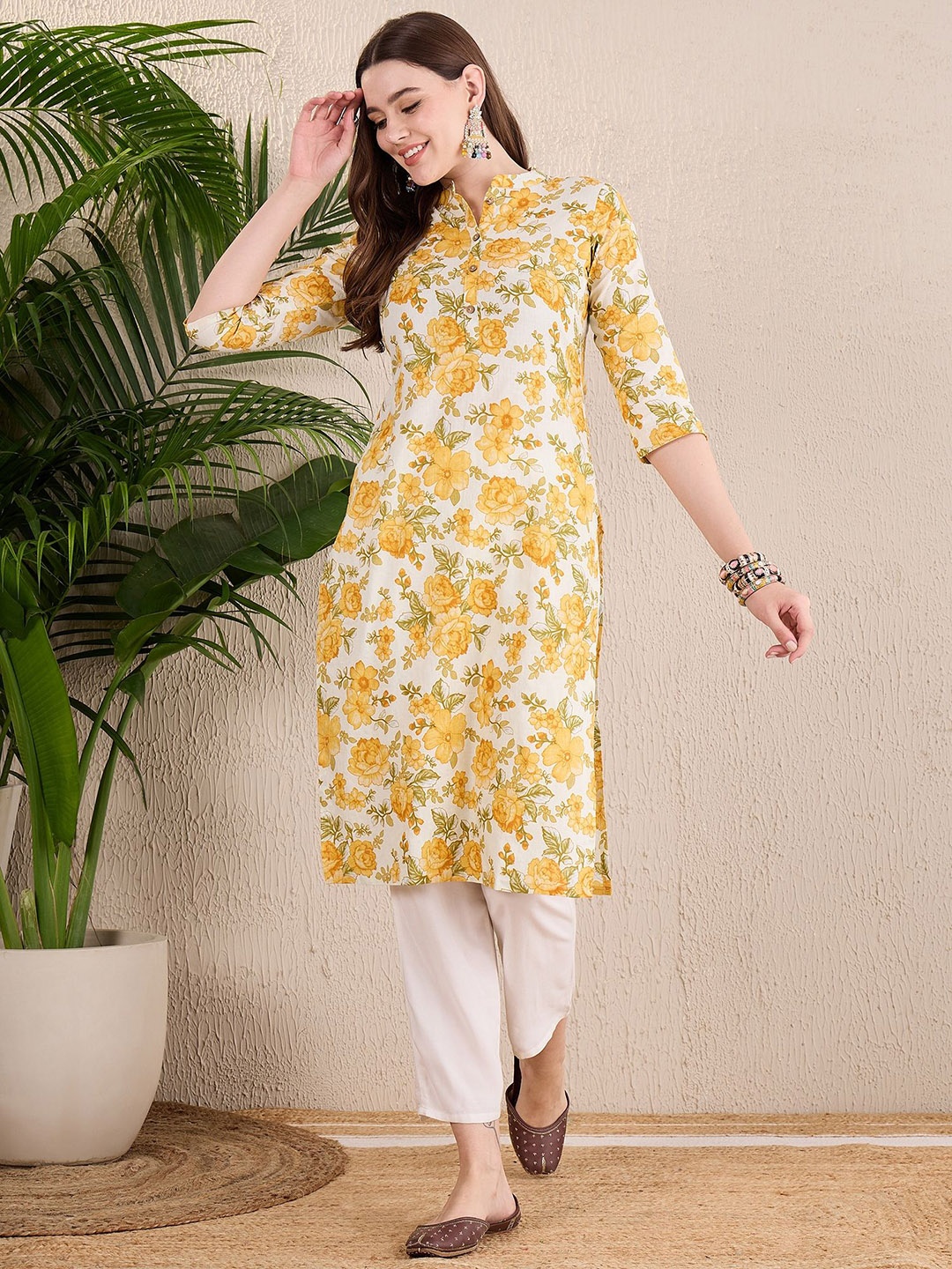 

Anouk Women Floral Printed Kurta, Yellow