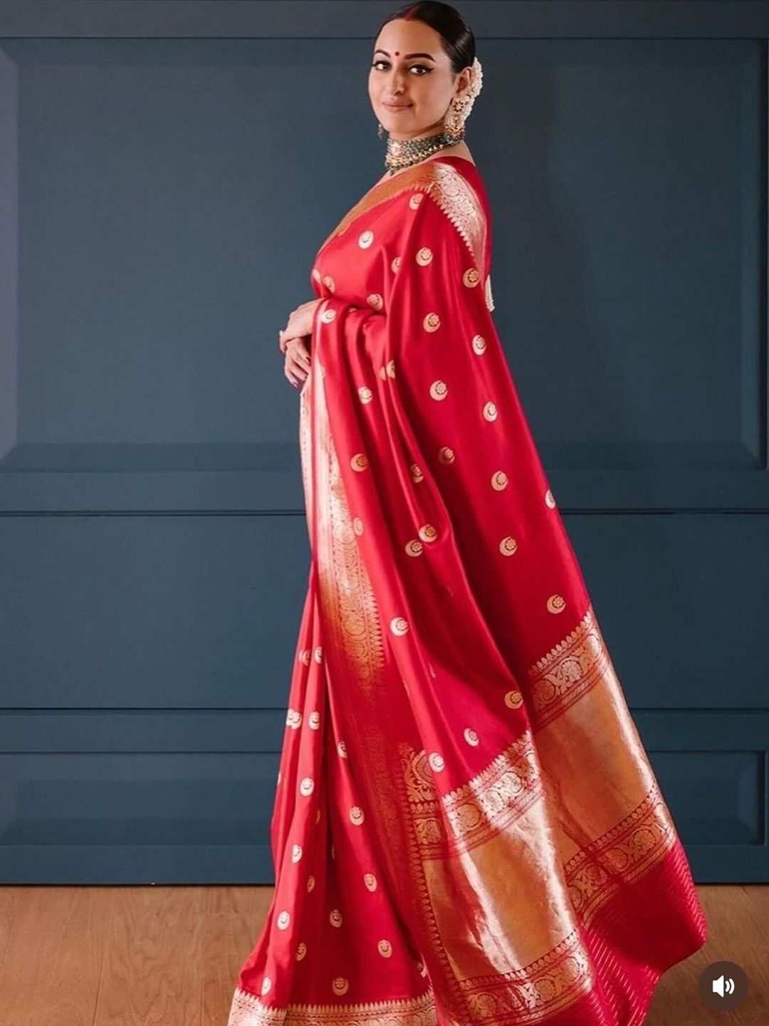 

Caracola Ethnic Motifs Woven Design Zari Banarasi Saree, Red