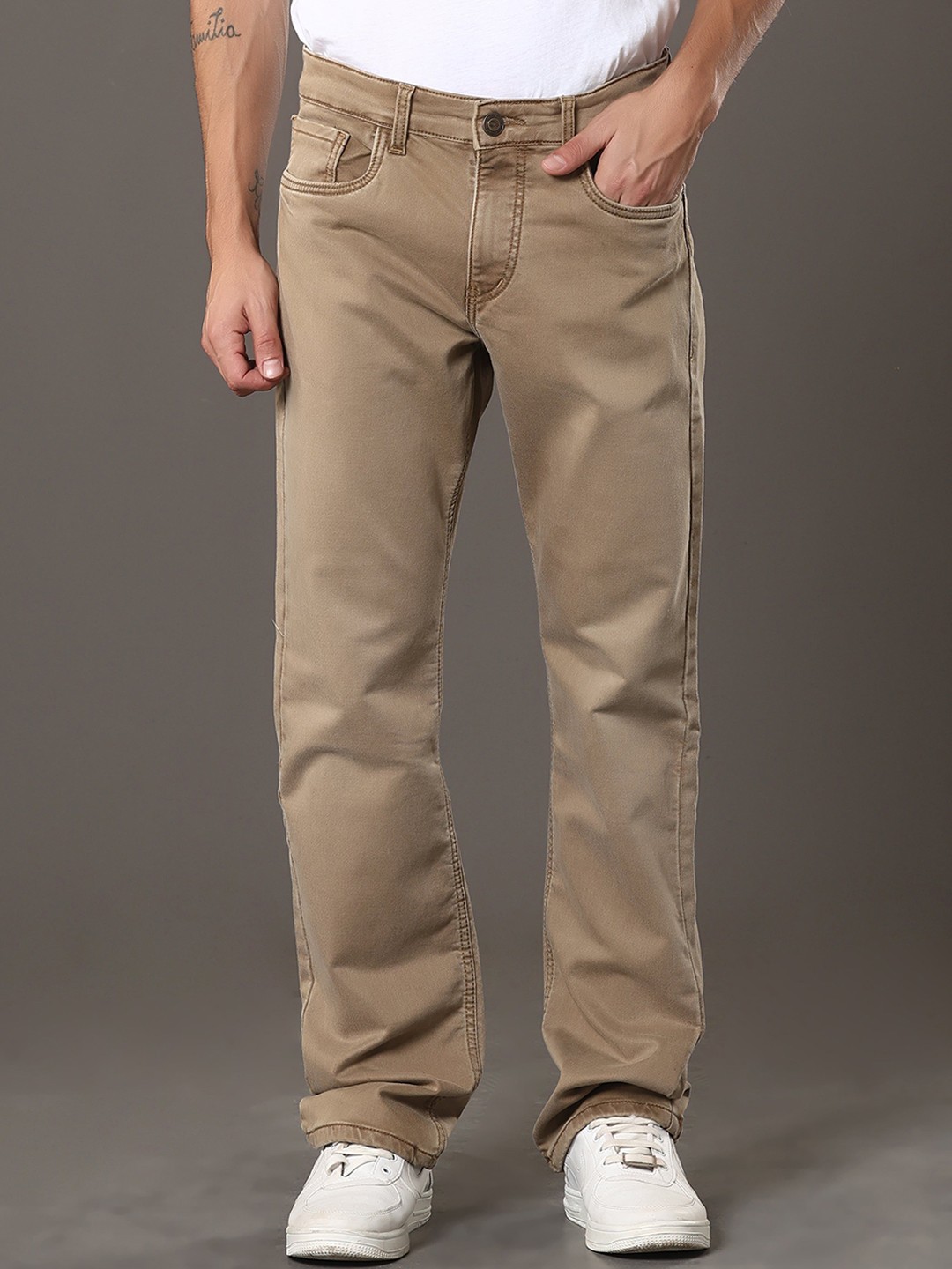 

VUDU Men Narrow Relaxed Fit Stretchable Jeans, Beige
