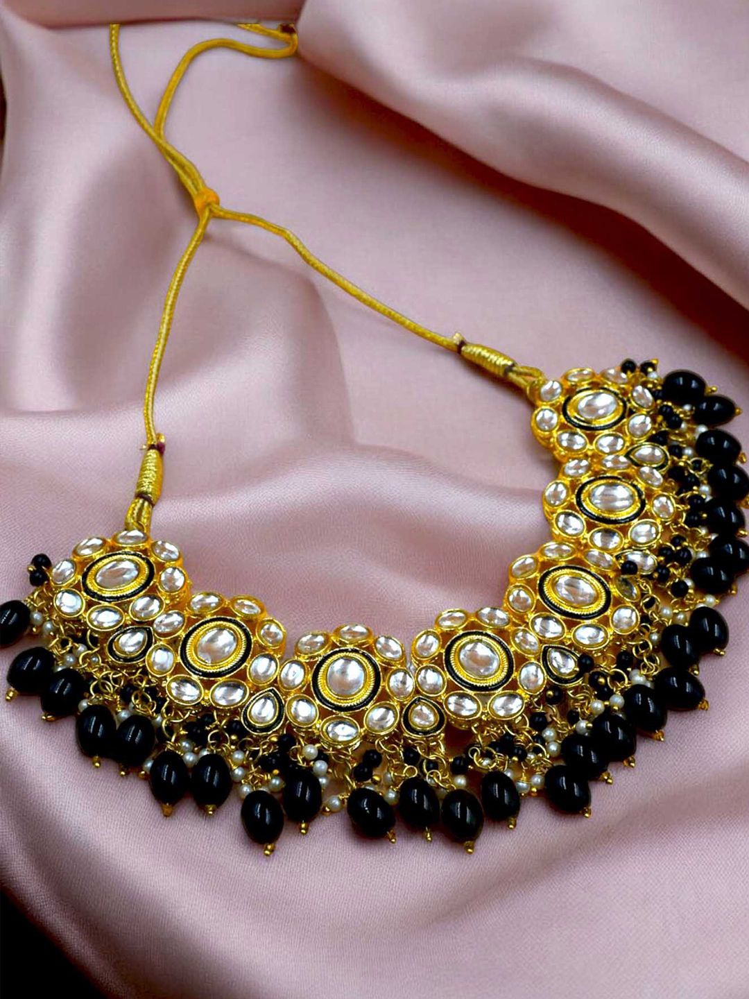 

TISHUL JEWELS Gold-Plated Stones Studded & Beaded Jewellery Set