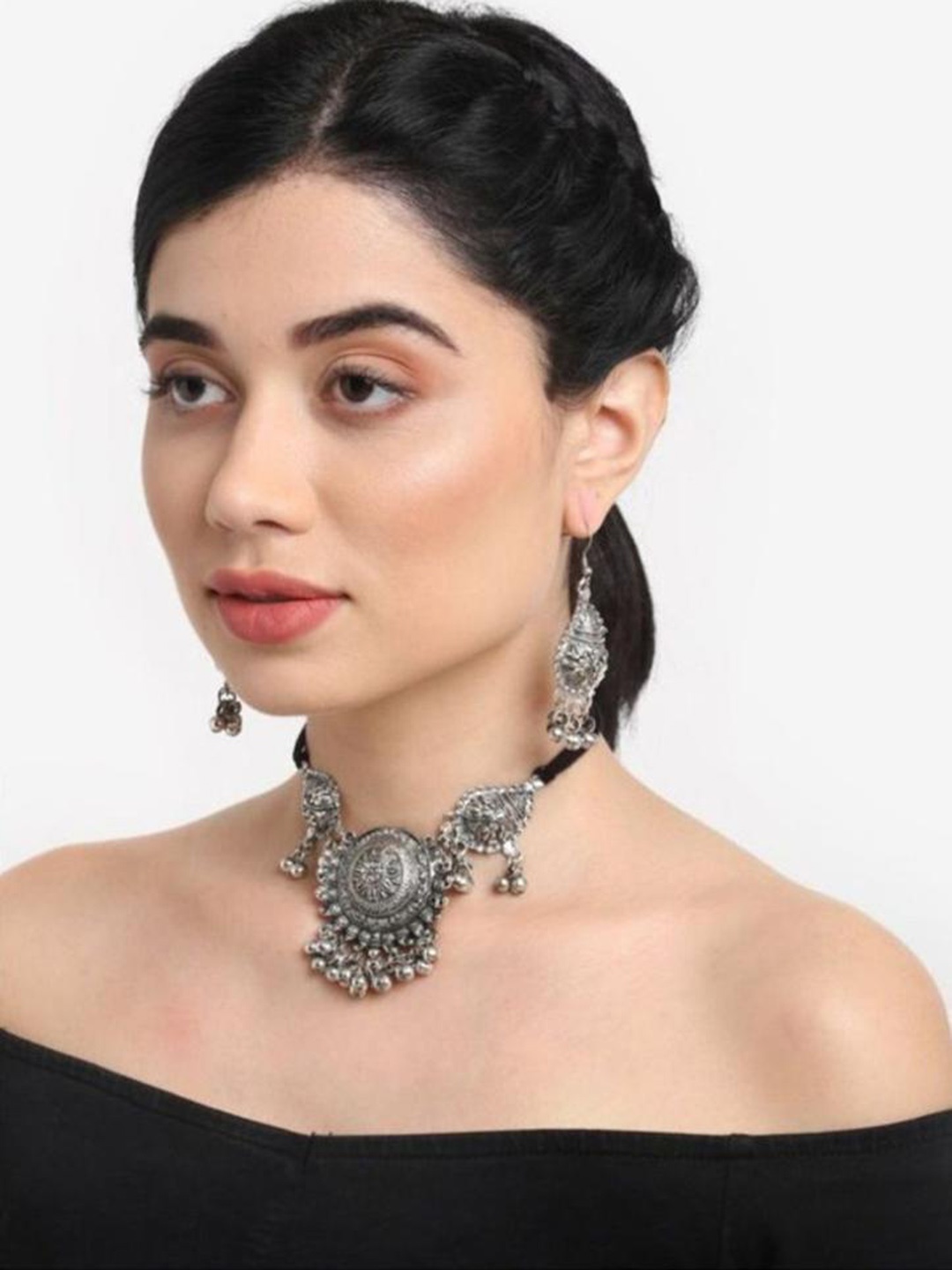 

SUNHARI Silver Plated Stone Studded & Beaded Jewellery Set