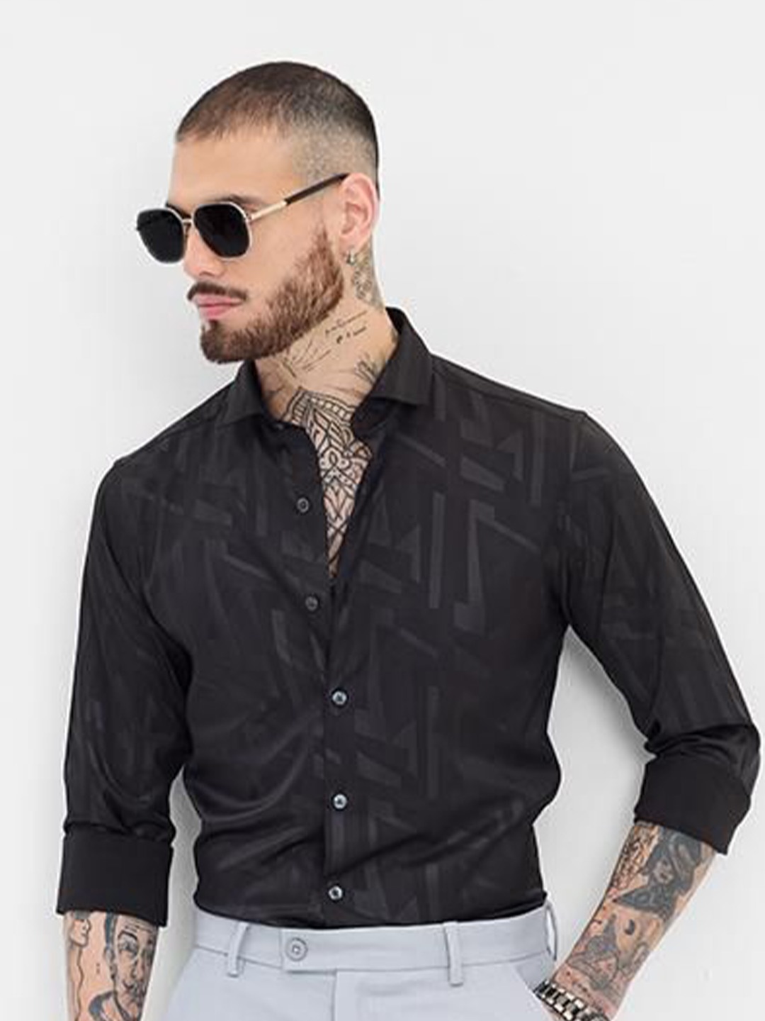 

Snitch Men Smart Spread Collar Abstract Printed Slim Fit Formal Shirt, Black