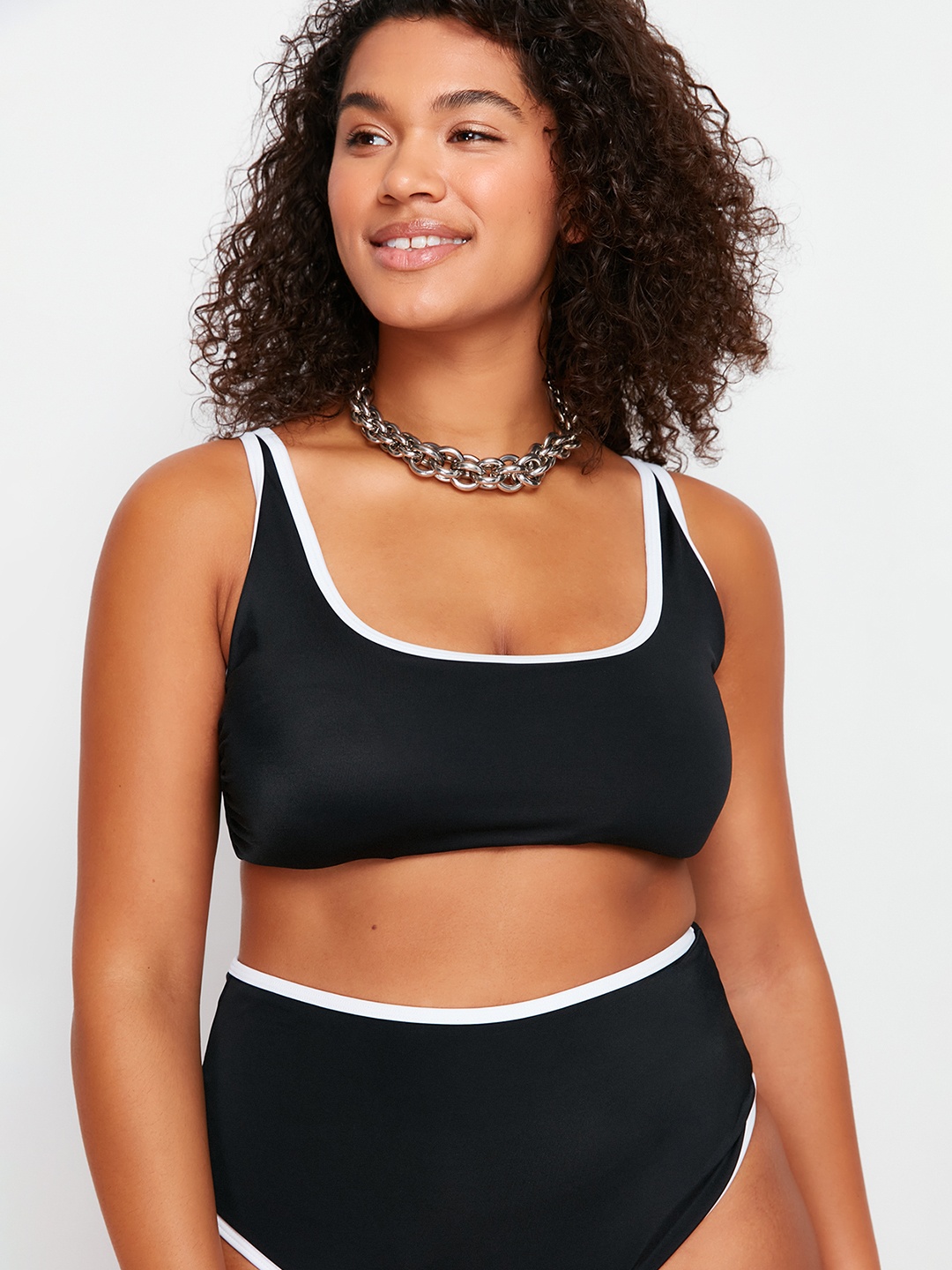 

Trendyol Bra Full Coverage Underwired Lightly Padded, Black