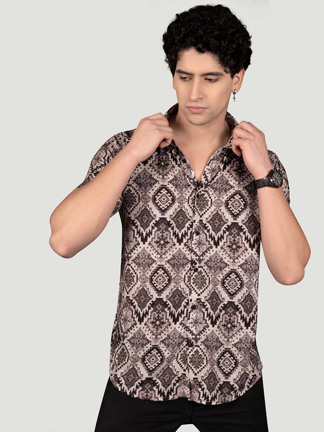 

ALMATY Men Comfort Spread Collar Ethnic Motifs Printed Casual Shirt, Grey