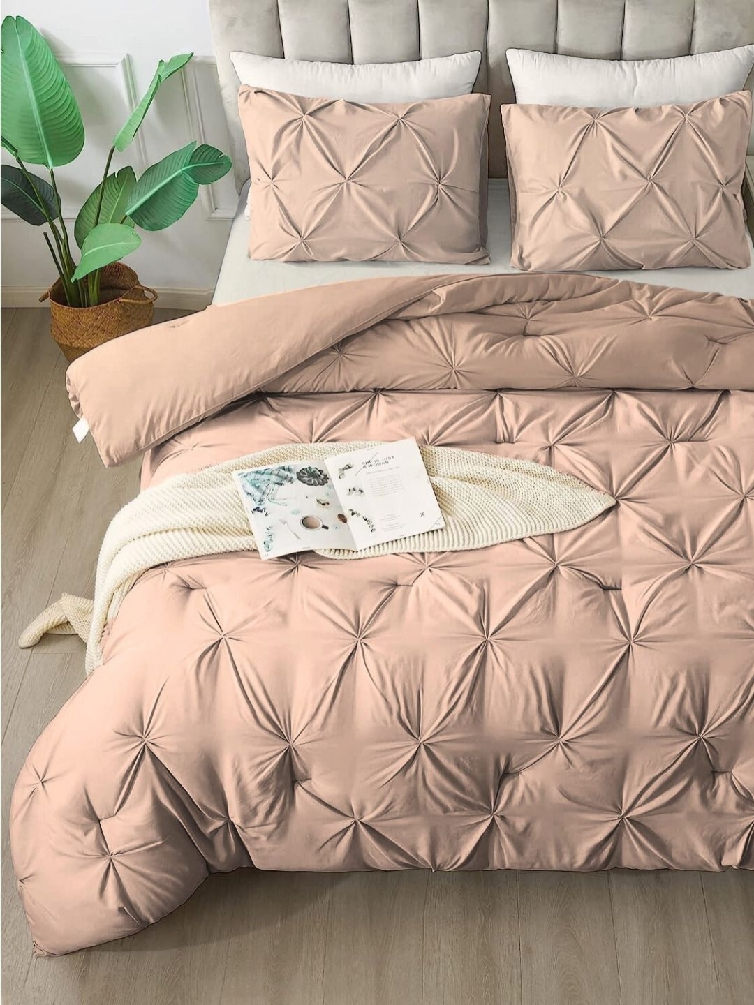 

THE WHITE MOSS Marquis Luxurious Pinch Pleated King AC Room Comforter & 2 Pillow Covers, Peach