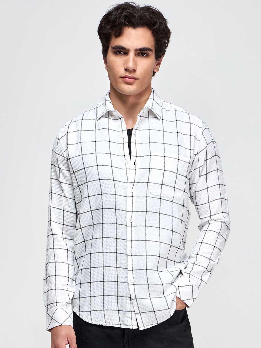 

Red Flame Men Spread Collar Windowpane Checked Cotton Casual Shirt, White