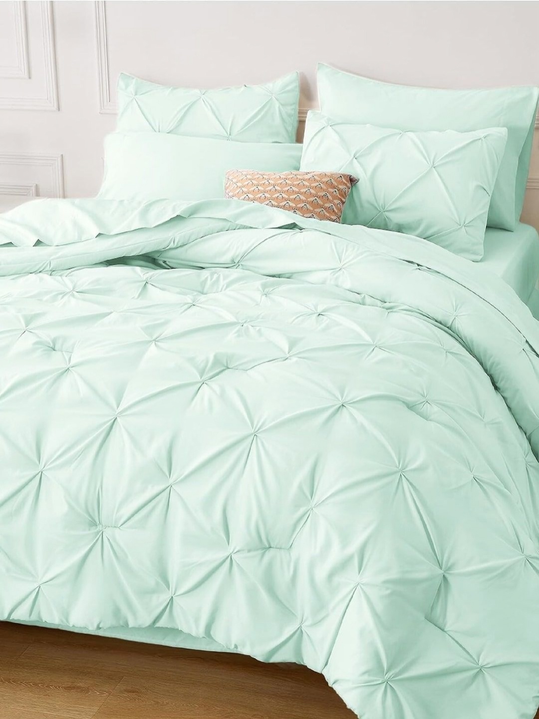 

THE WHITE MOSS Marquis Pinch Pleated Lime Green King Winter Comforter & 2 Pillow Covers