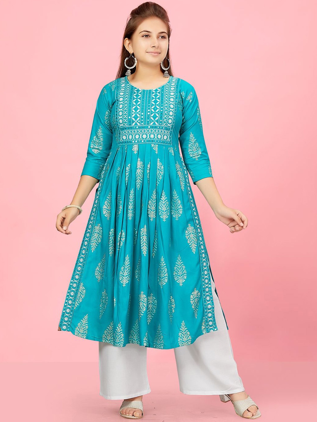 

Sangria Girls Printed Pure Cotton Kurta With Palazzo, Green