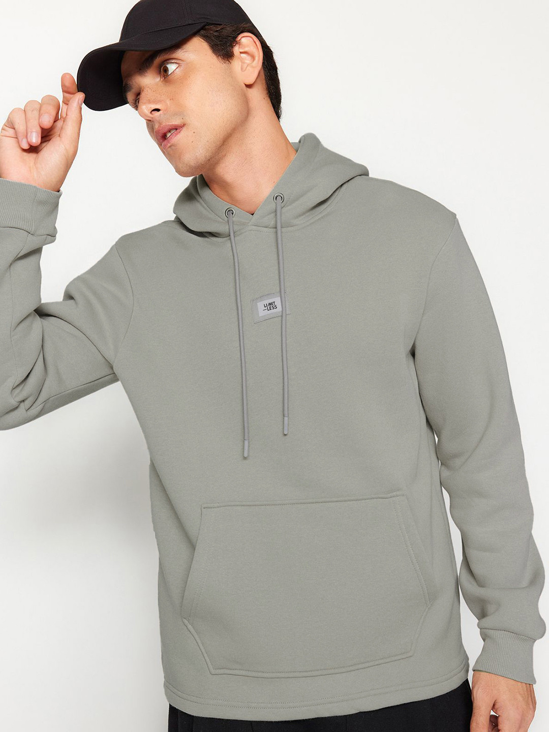 

Trendyol Hooded Sweatshirt, Grey