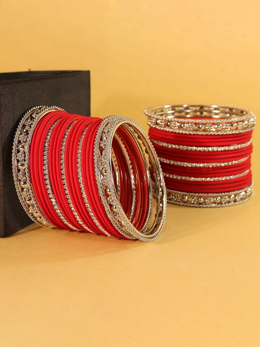 

ZULKA Set of 207 Non-Precious Metal with Chilai and Multicolour Shining Plain Bangles, Multi