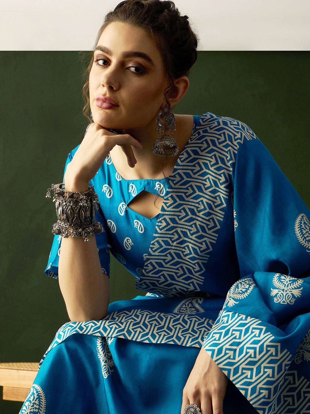 

Sangria Bagru Printed Saree With Blouse Piece, Blue