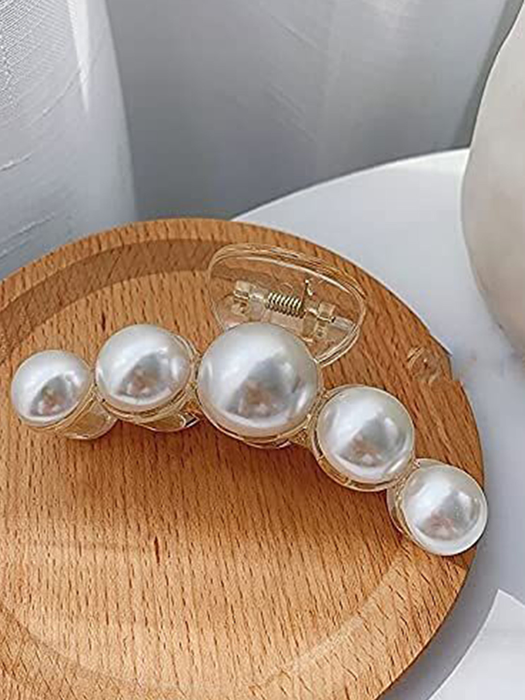 

Radhya Accessories Women Alligator Hair Clip, White