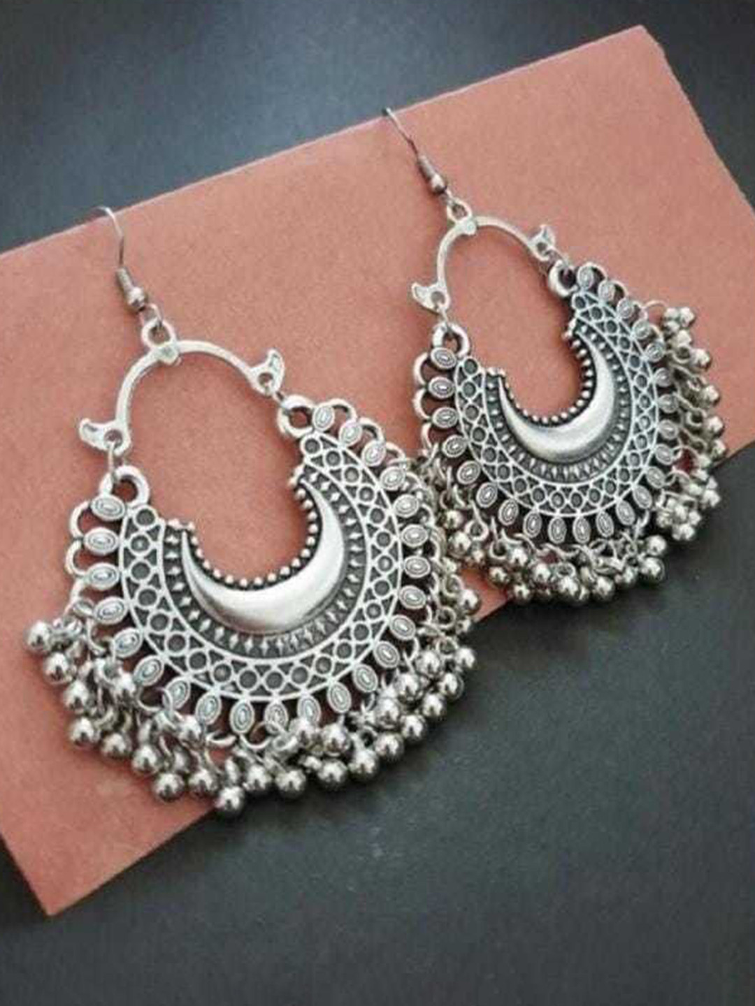 

JMBW INTERNATIONAL Set Of 2 Silver-Plated Contemporary Beaded Oxidised Drop Earrings