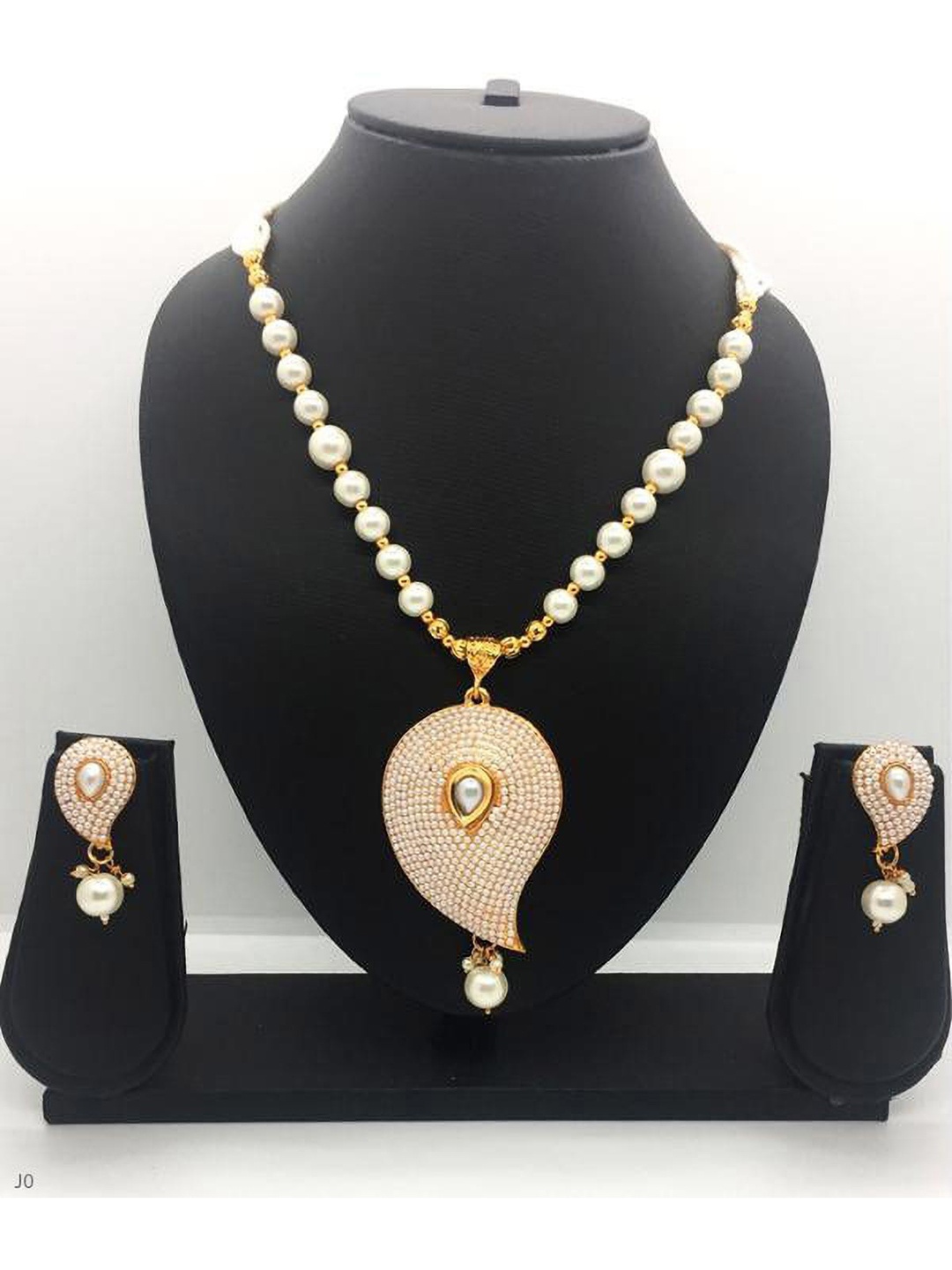 

SUNHARI Gold-Plated Pearls Beaded Jewellery Set