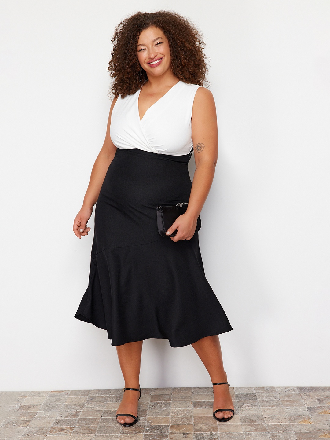 

Trendyol V-Neck A-Line Wrap Midi Dress, White