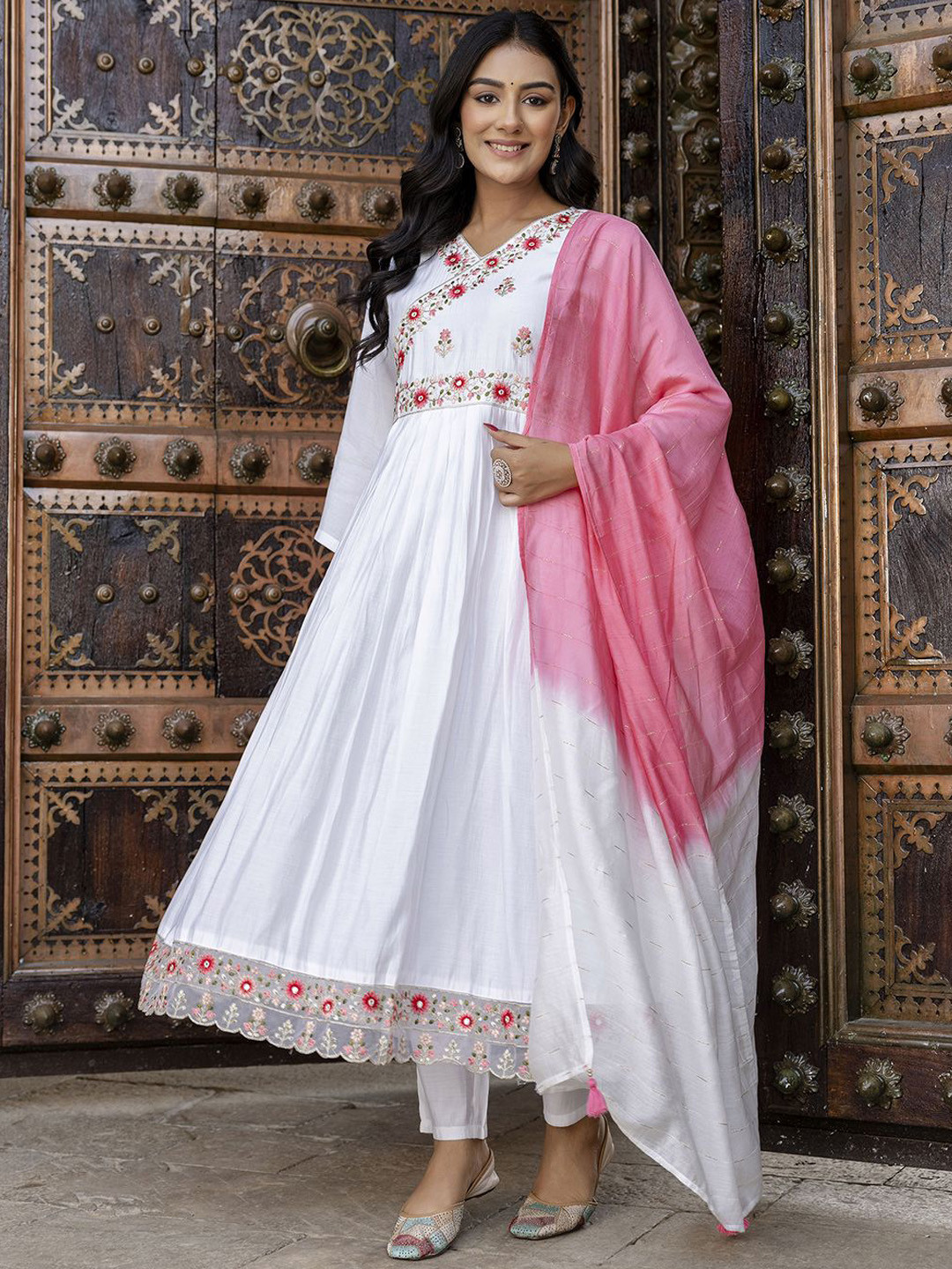 

Navlik Women Embroidered Regular Kurta with Trousers & With Dupatta, Off white