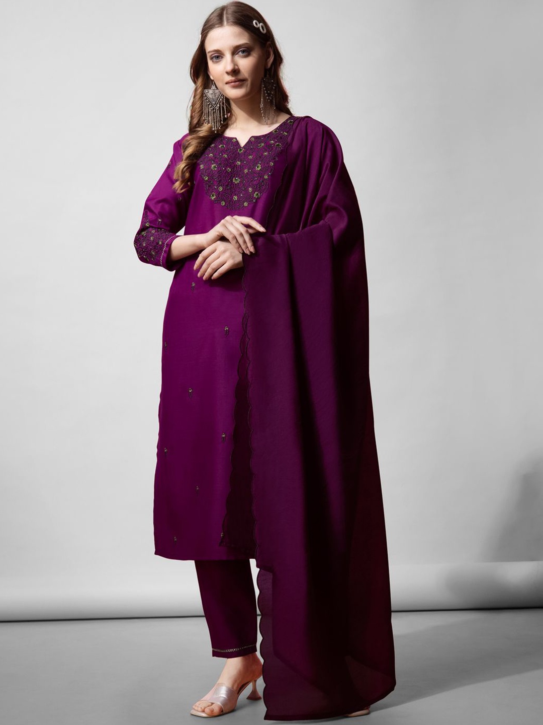 

BERISTON Floral Embroidered Regular Straight Kurta with Trousers & Dupatta, Purple