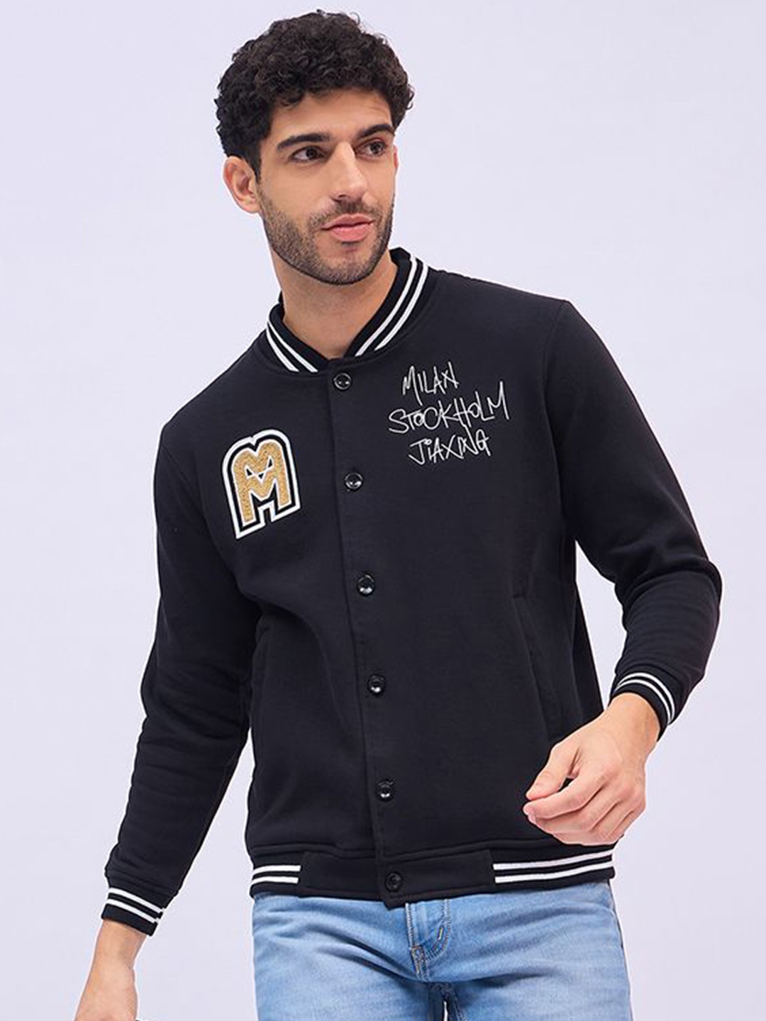 

ARRAY Men Brand Logo V-Neck Long Sleeves Sweatshirt, Black