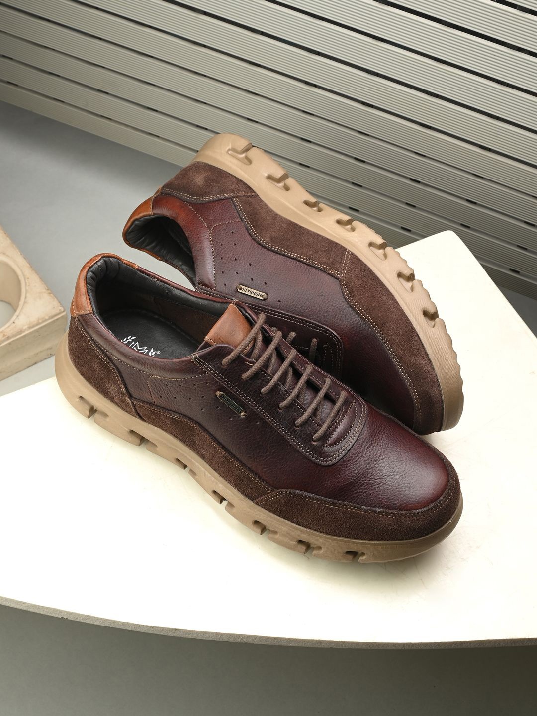 

MONDAIN Men Round Toe Leather Sneakers, Brown