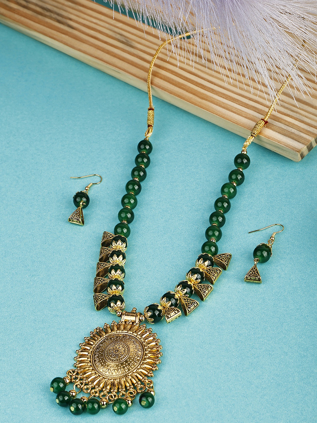 

SUNHARI Beaded Round Sun Design Jewellery Set, Gold