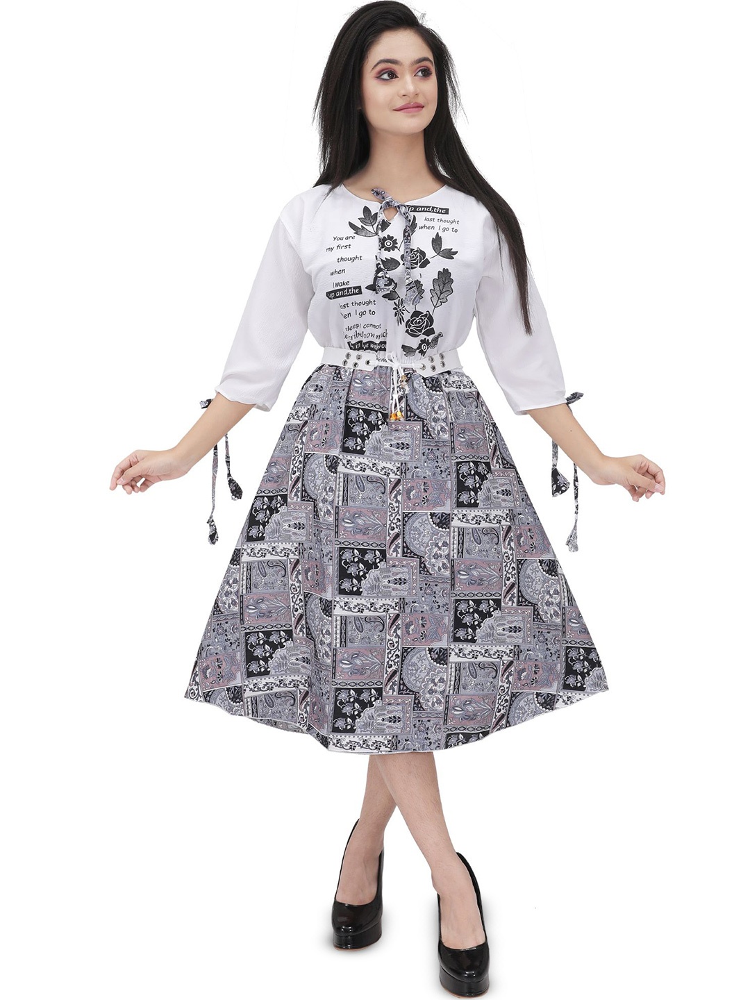 

jhuma dresses Women Floral Printed Cotton A-Line Dress with a Belt, Black