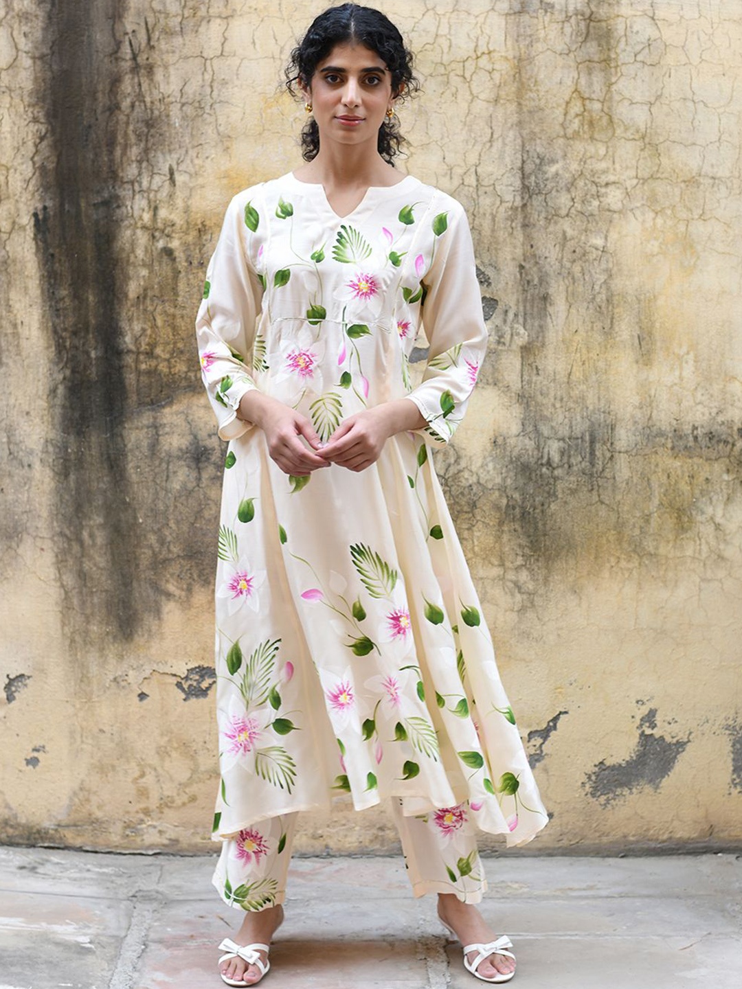 

Rangeelo Floral Printed Regular Pure Cotton Kurta with Palazzos, Cream