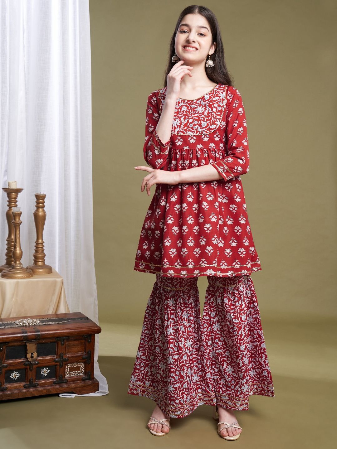 

CurlyTales Girls Floral Printed Round Neck Kurta with Sharara Set, Red