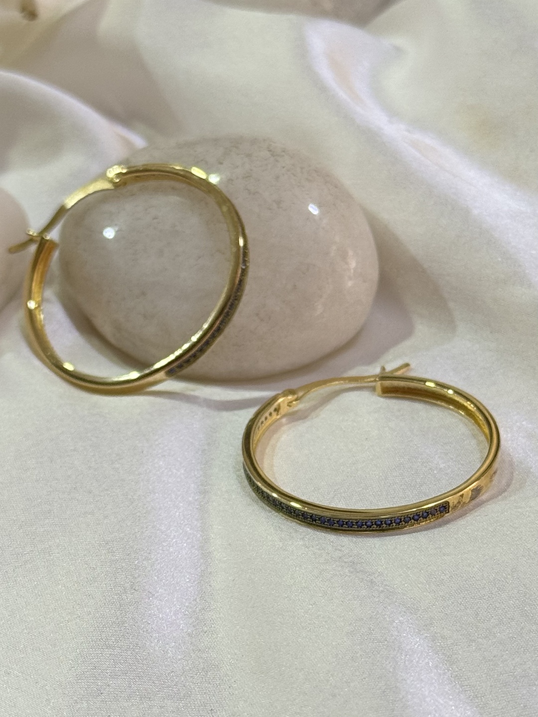 

The Jewellery Tale Gold-Plated Stone Studded Circular Hoop Earrings