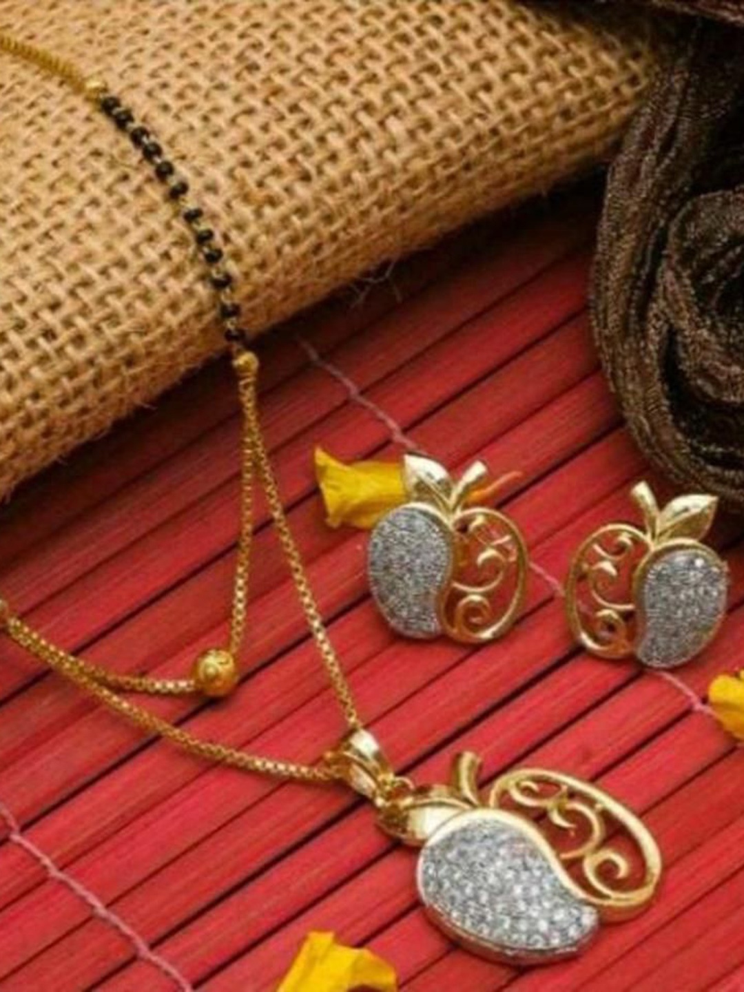 

SUNHARI Gold-Plated Artificial Stones and Beads Mangalsutra