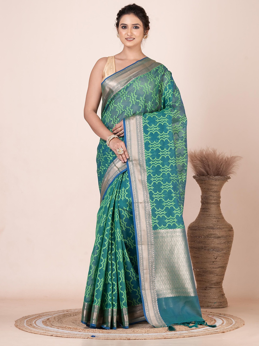 

VIBHAVARI Printed Zari Saree with Blouse Piece, Blue