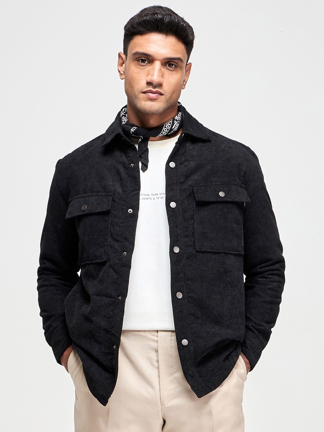 

Red Flame Spread Collar Pocket Detailing Corduroy Casual Shacket, Black